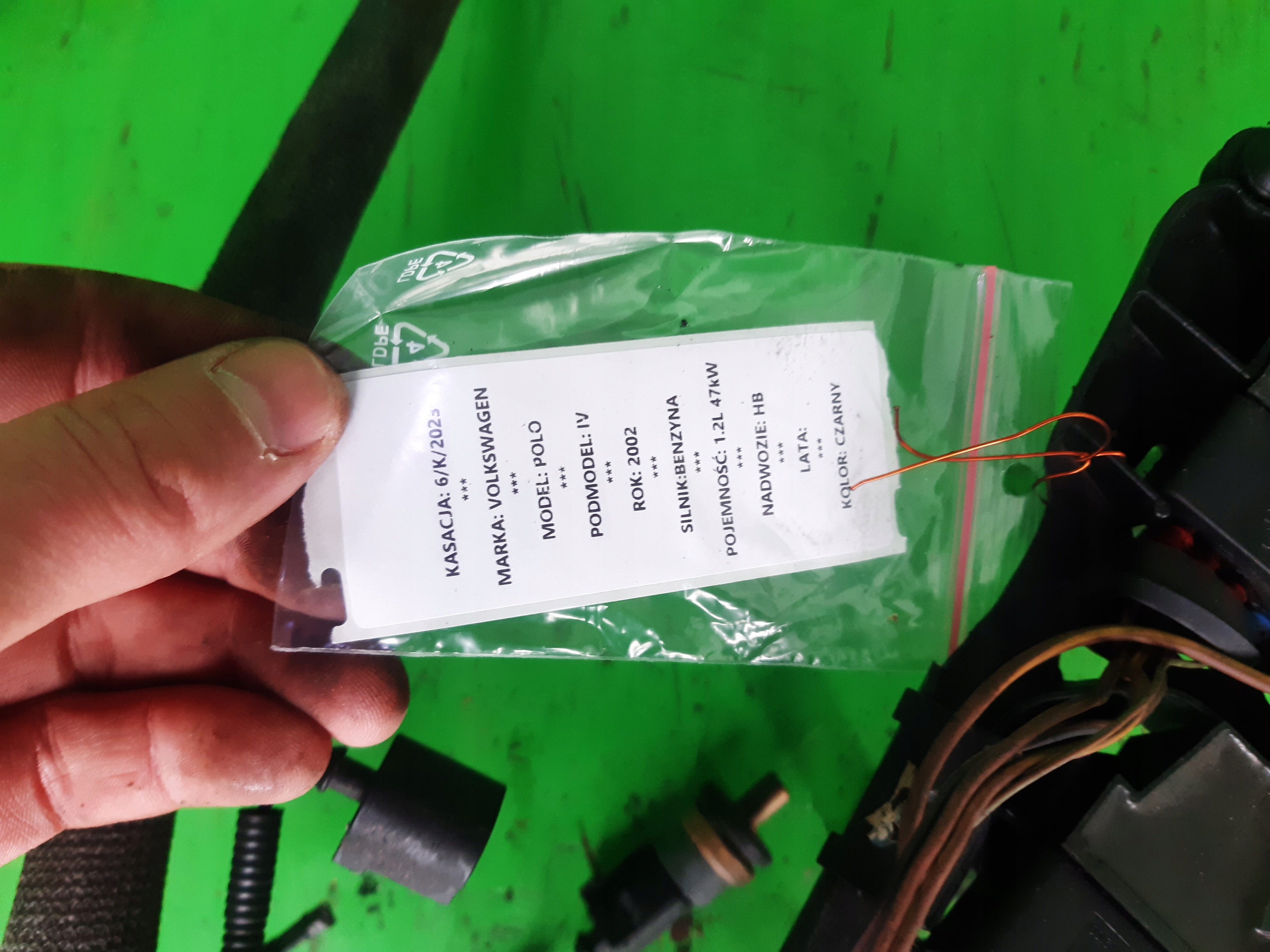 CEWKA ZAPŁONOWA KOMPLET VOLKSWAGEN POLO IV 9N Jakość części (zgodnie z GVO) O - oryginał z logo producenta pojazdu (OE)