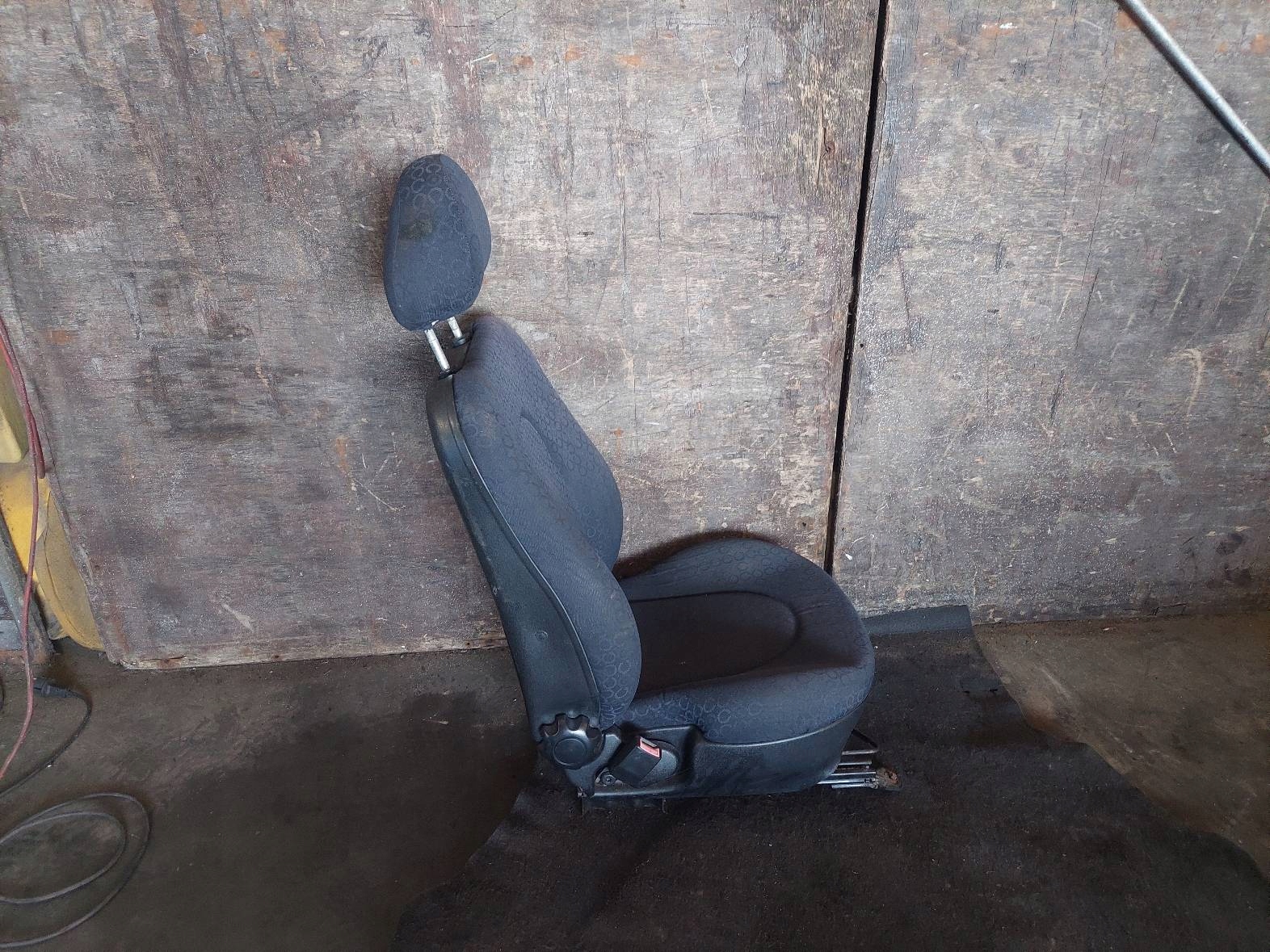 seat left front FORD KA MK1 HB 3D