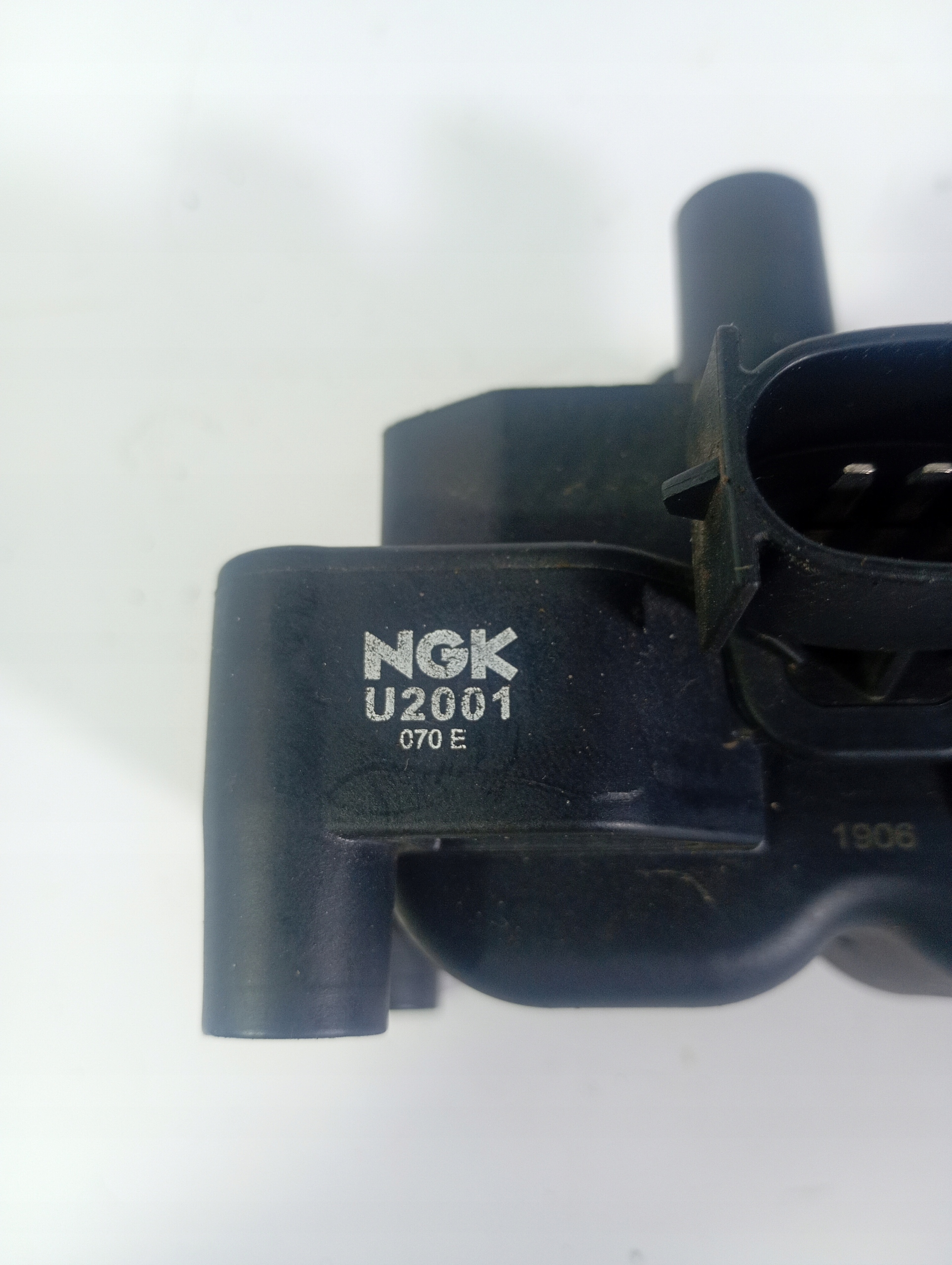 Ford Mondeo 3 MK3 00-03 coil ignition OE NGKU2001