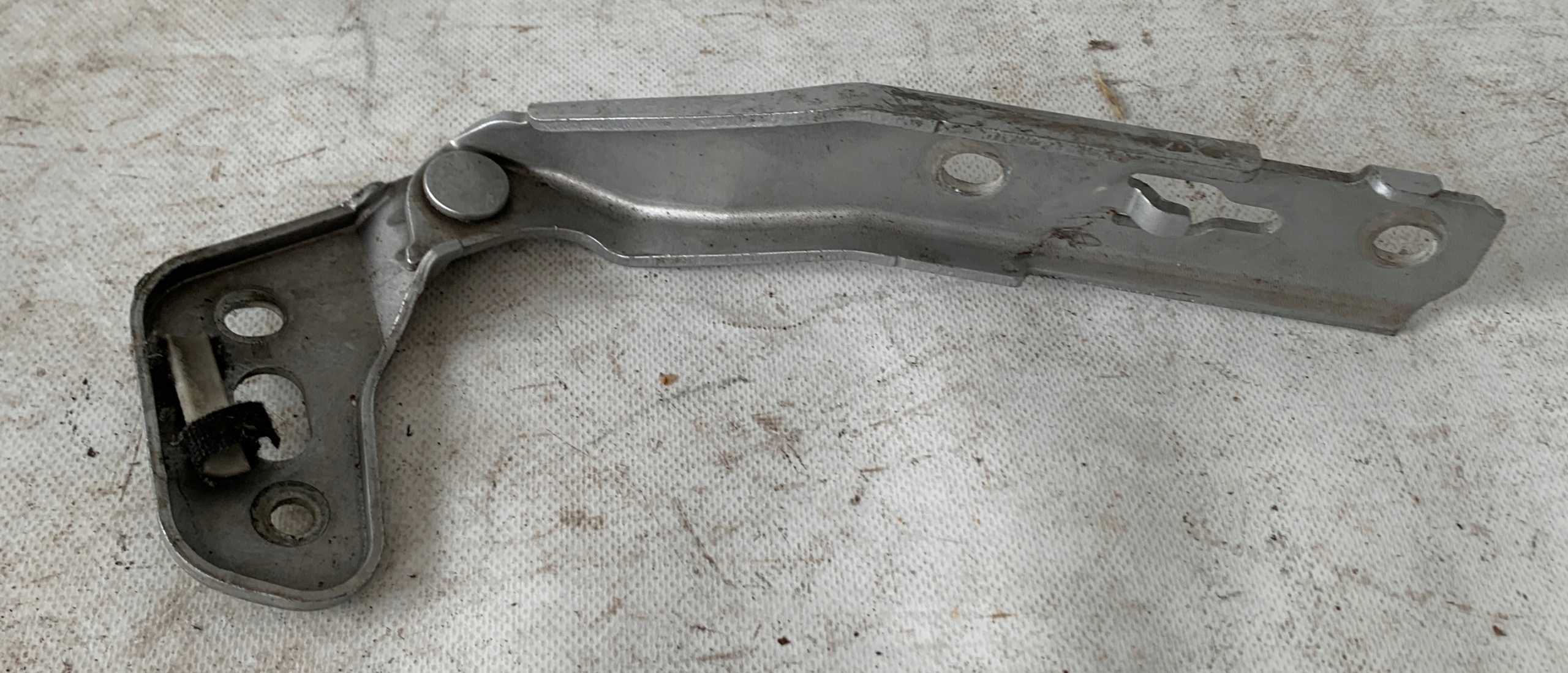 # hinge bonnets right + left AUDI A6 C6