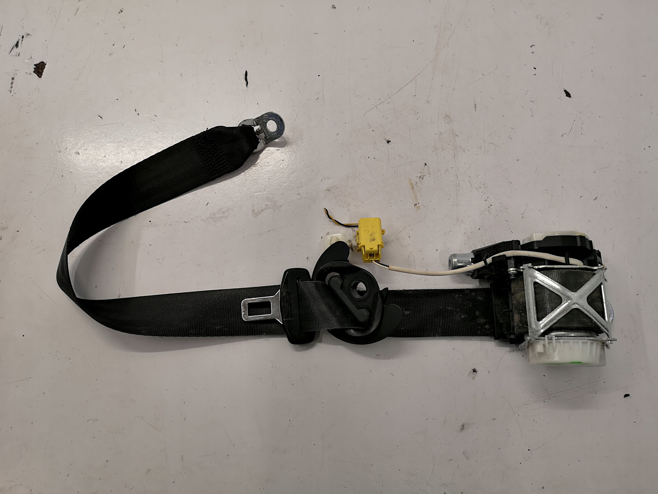 VW PASSAT B6 B7 PAS BEZPIECZENSTWA PRAWY PRZOD