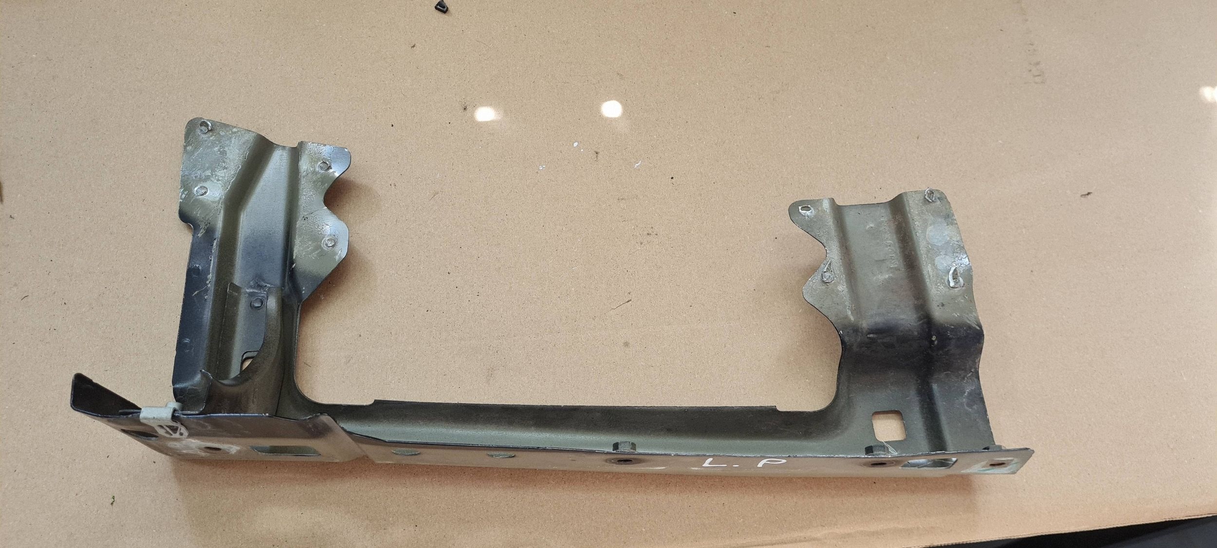 Ford Edge II 2020 ST LIFT Console Support plaque Aile Gauche UM AGATE BLACK