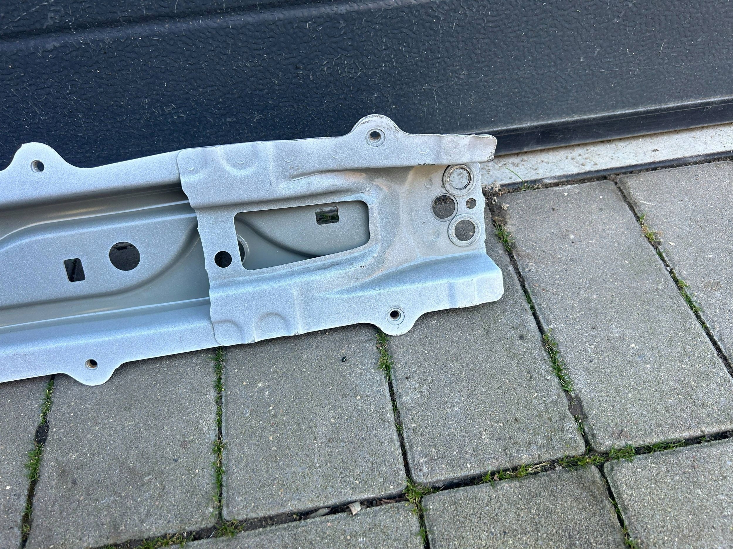 Toyota Aygo X 89549 pillar lower dol support panel for radiators