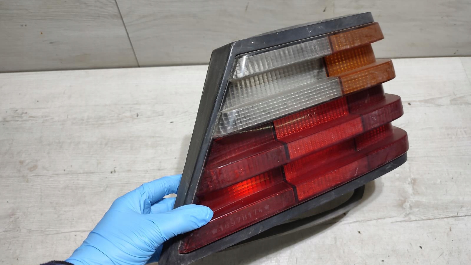 light right rear part Mercedes w124