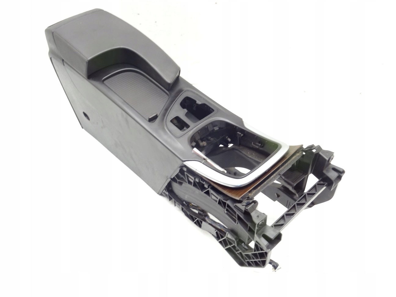 TUNEL ŚRODKOWY OPEL INSIGNIA A 08-17 Numer katalogowy części TUNEL ŚRODKOWY OPEL INSIGNIA A 08-17