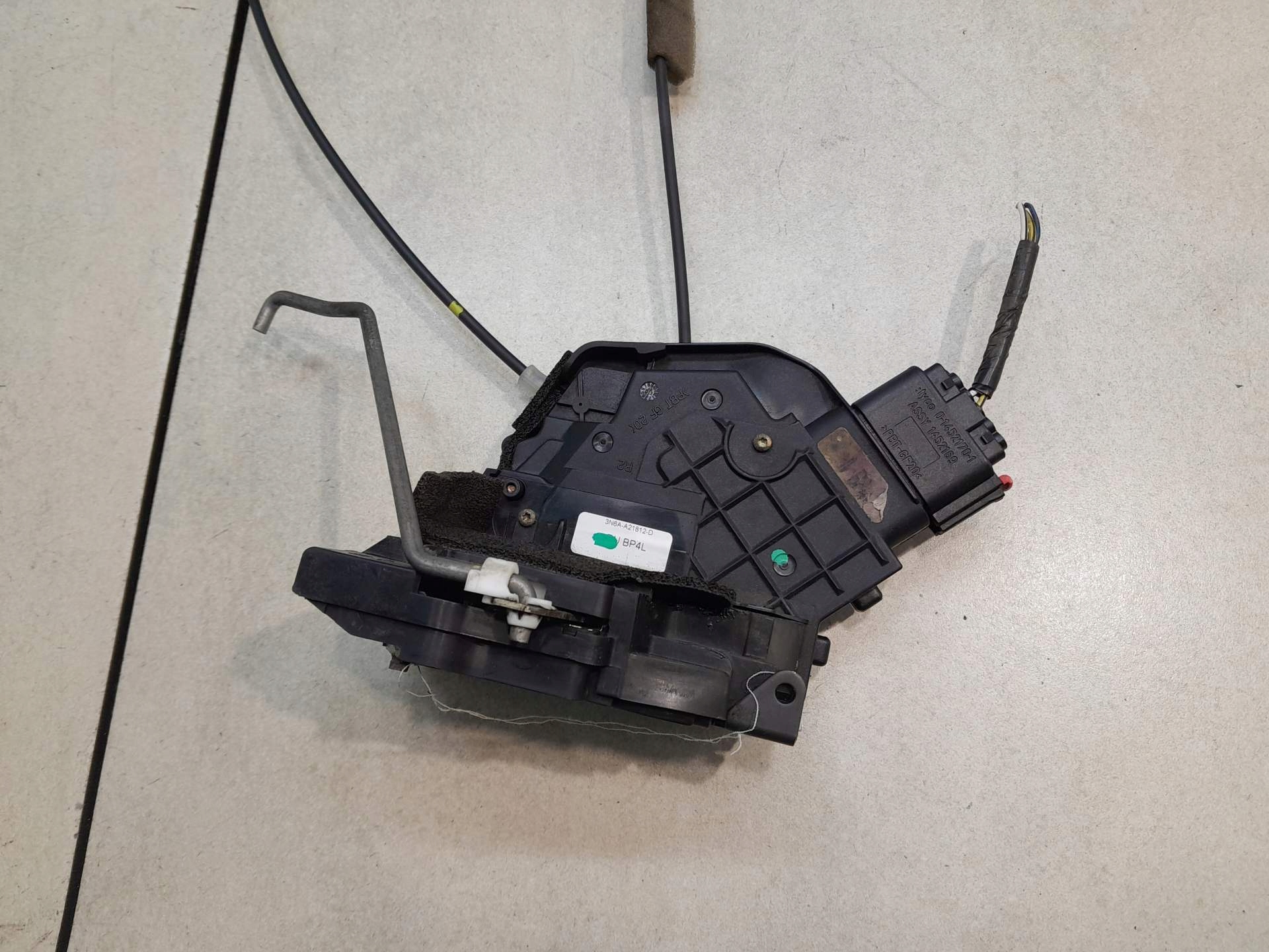 lock door right front MAZDA 3 BK 3N6AA21812D
