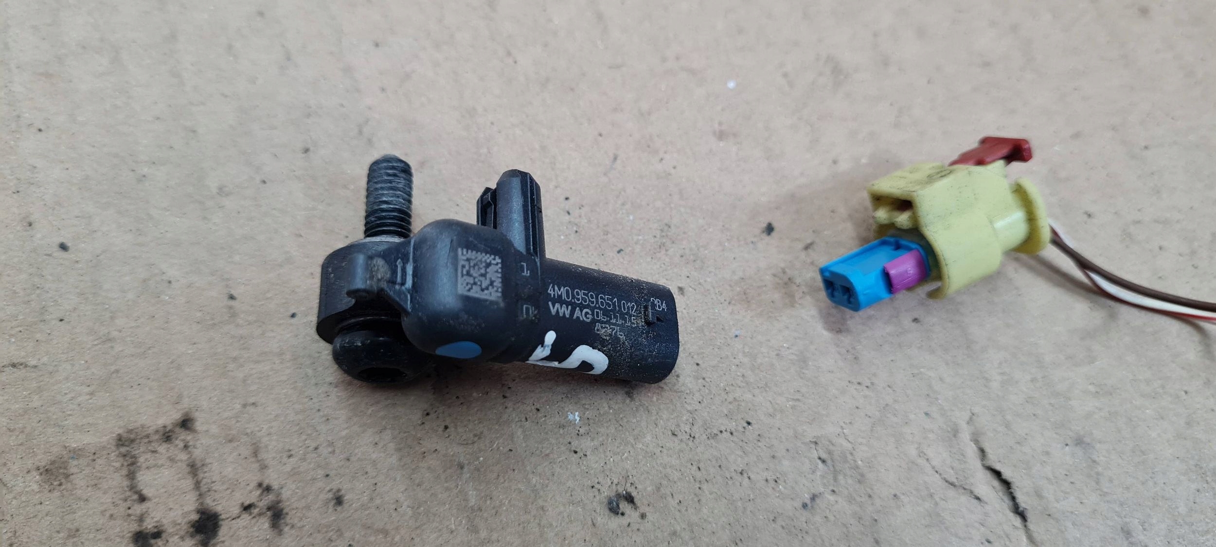 A4 B9 8W Beschleunigungssensor Crashsensor Connector Contact 4M0959651 A5 8W Q7 4M Q5 80A