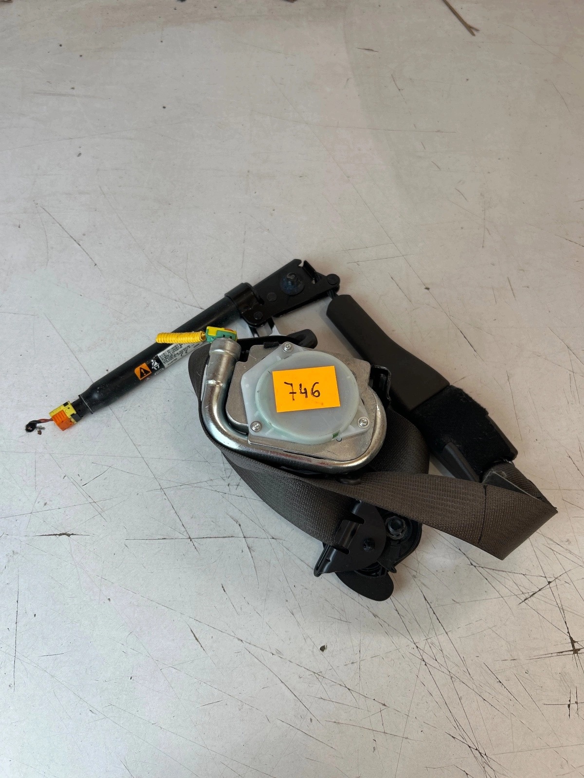 tension belt safety front front left brazowy Opel Mokka A and