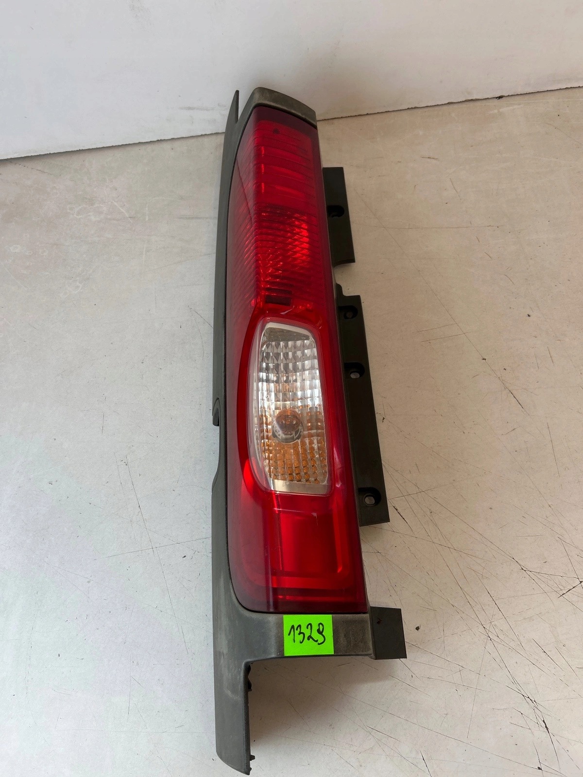 light rear part rear left Renault Trafic II Vivaro A Primastar Lift