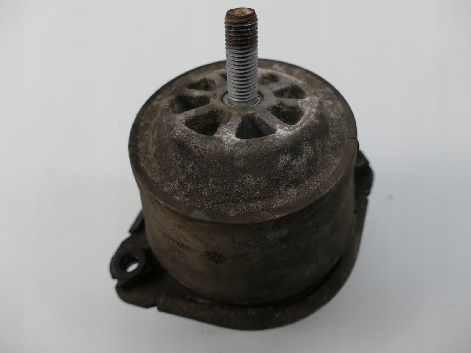 PORSCHE CAYENNE 9P 7L 4.5 T engine mount right