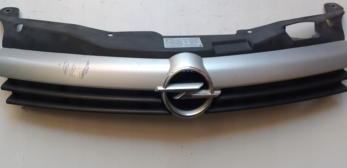 решетка радиатора opel Astra H 2004-2010