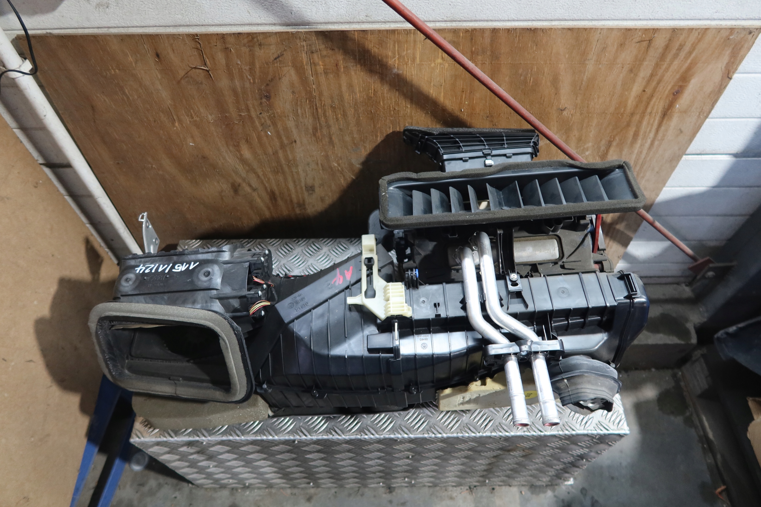 радиатор отопителя Audi A4 B8 9K1820005Q