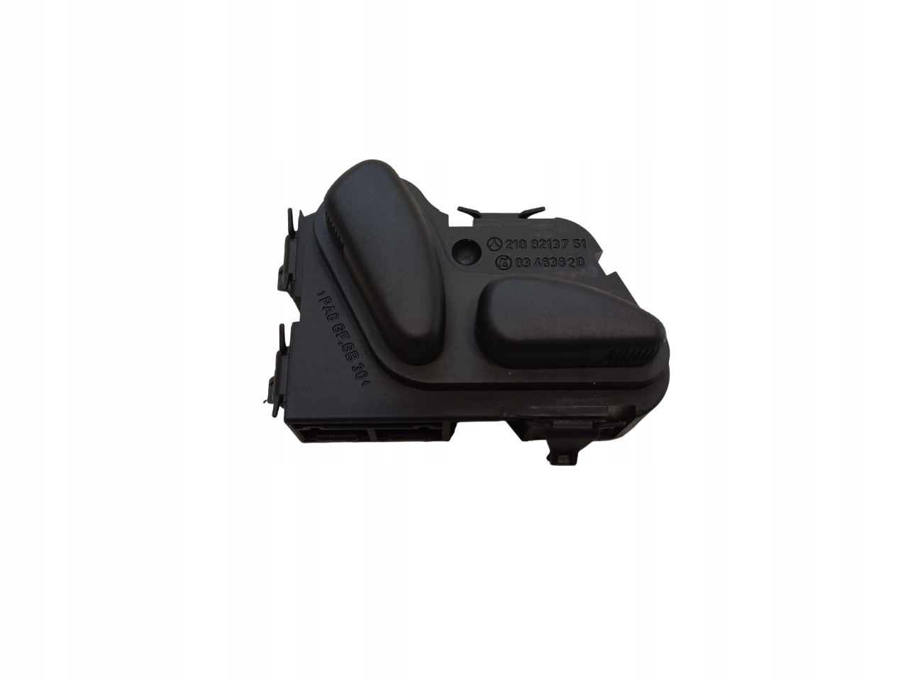 MERCEDES W210 95- PRZEŁACZNIK ELEKTRYCZNEJ REGULACJI FOTELA 2108213751