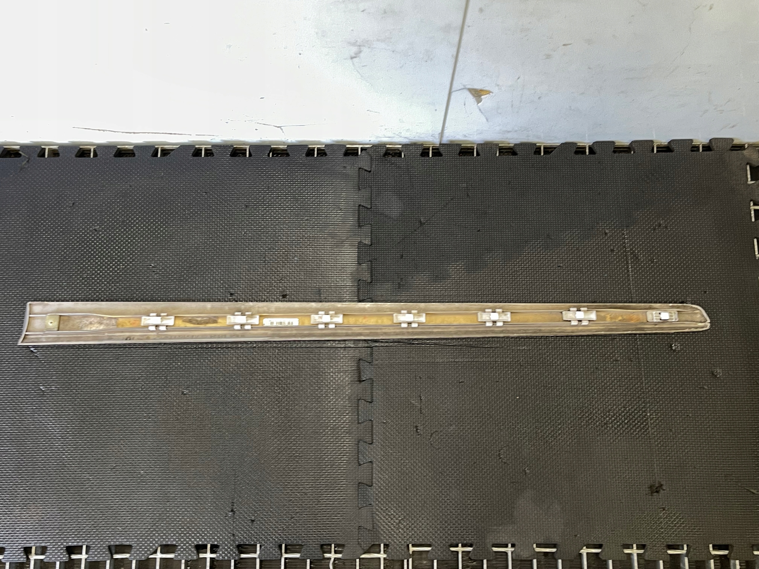 MERCEDES ML W164 moulding door right front A1646905262