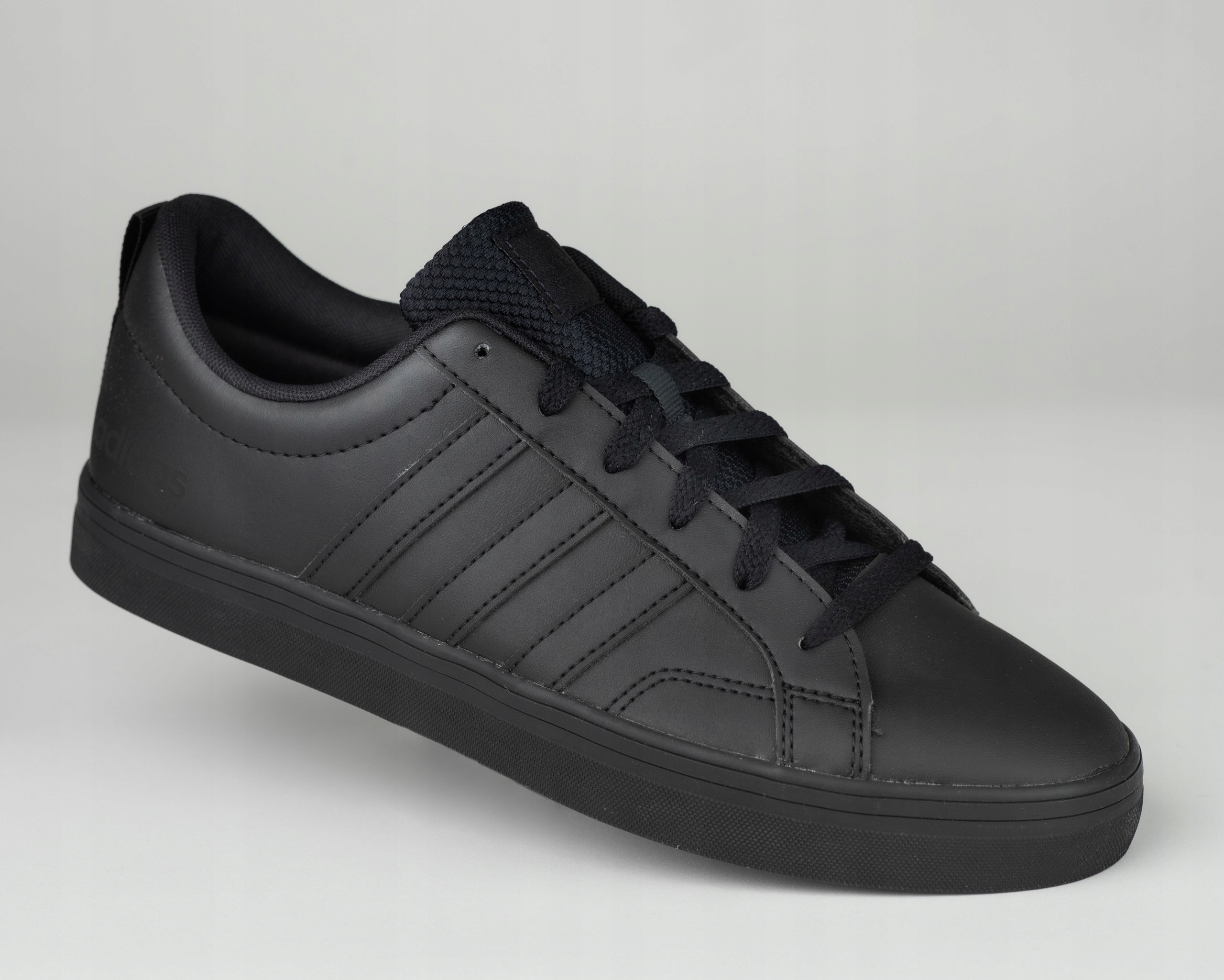 Pánské sportovní boty Adidas HP6008 Vs Pace 2.0 černé, eko kůže, velikost 42,5