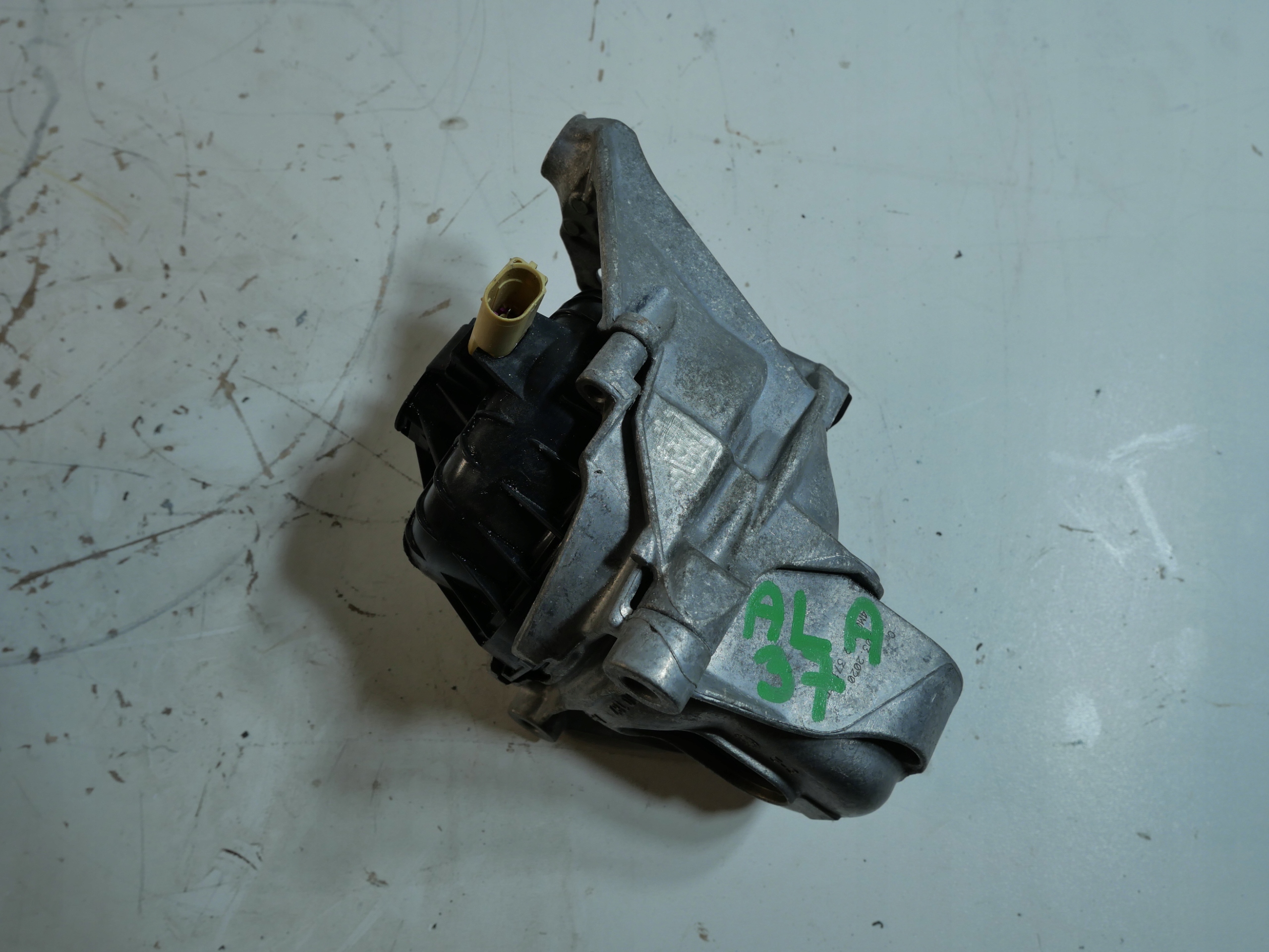 AUDI Q7 4M engine mount 4M0199371FF sensor L