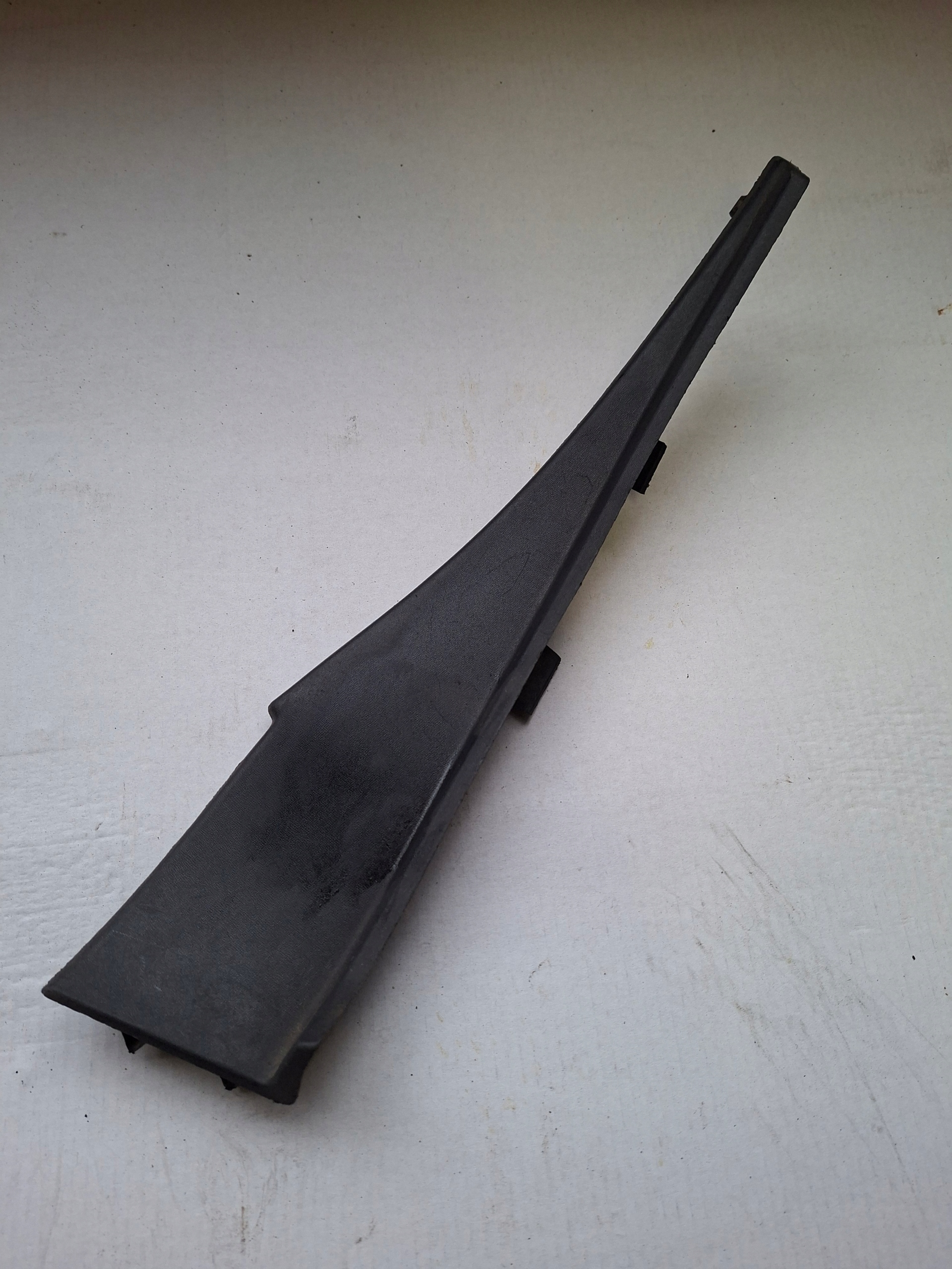 cover spoiler corner under the window right RENAULT KADJAR 727603061R