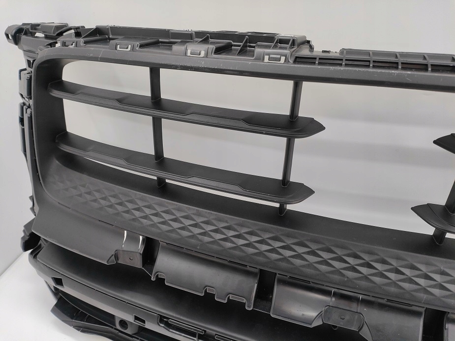 Kratka Grill Atrapa 95B807683CE Macan Lift 21^ Strona zabudowy przód