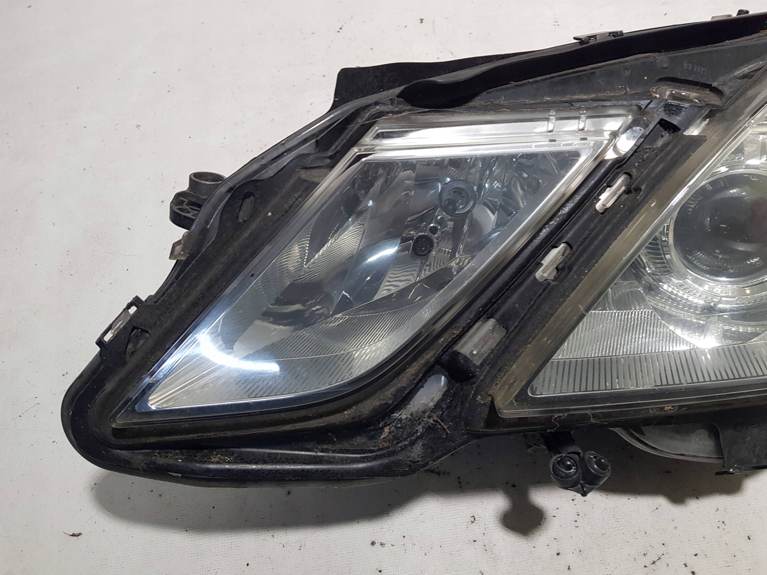 MERCEDES W212 light H7 left front UK