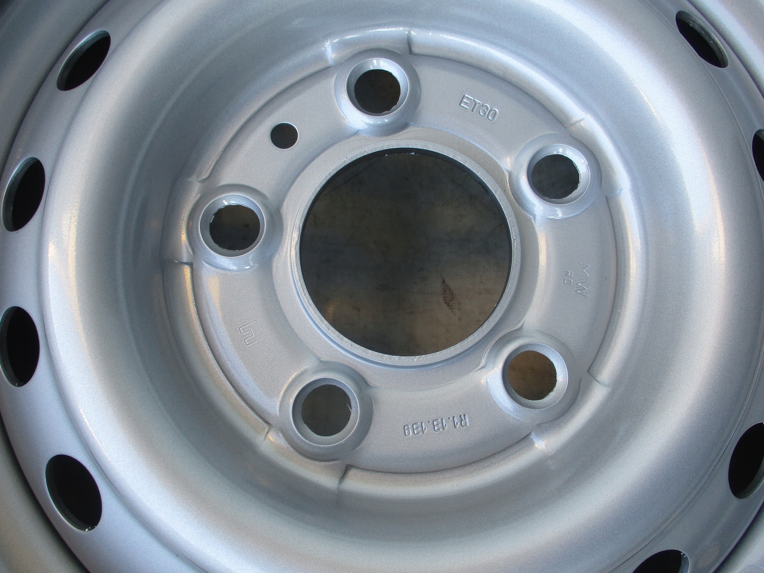 2 felgi stalowe nowe do przyczepki 4.5X13 5/112 Producent felg MWD