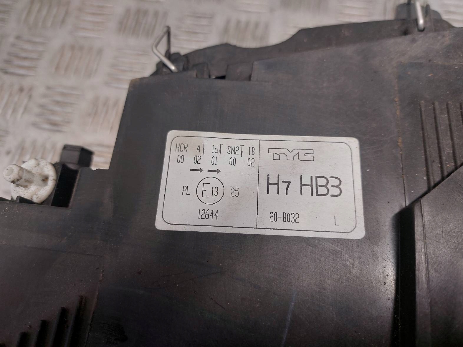 light left front VOLVO S40 II V50 and TYC 20-1032-05-2