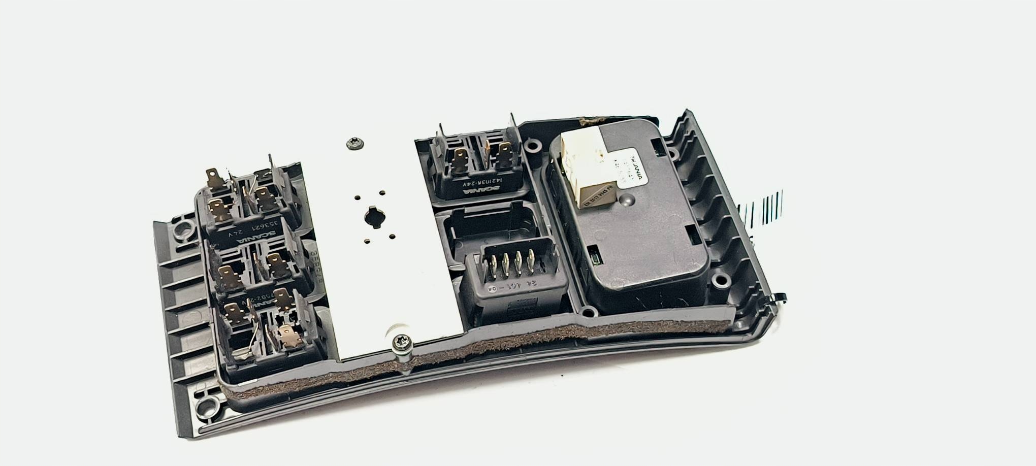 prekidač PANEL 1110904 SCANIA R 124