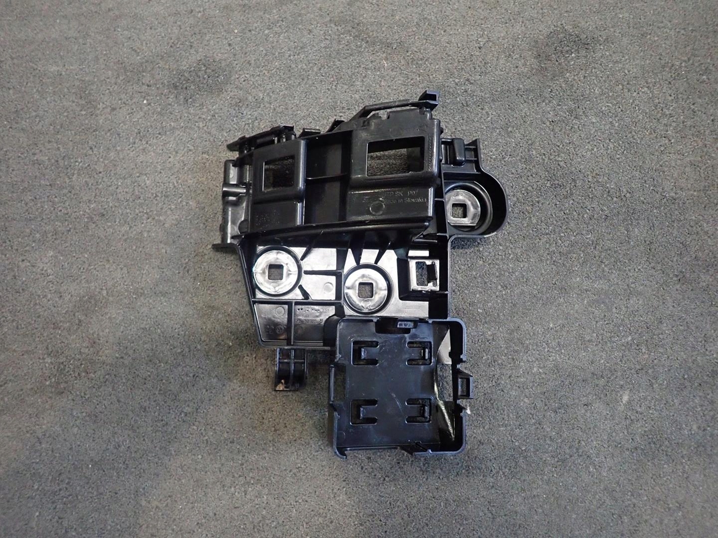 bumper bracket left rear part VW TOUAREG III 2018