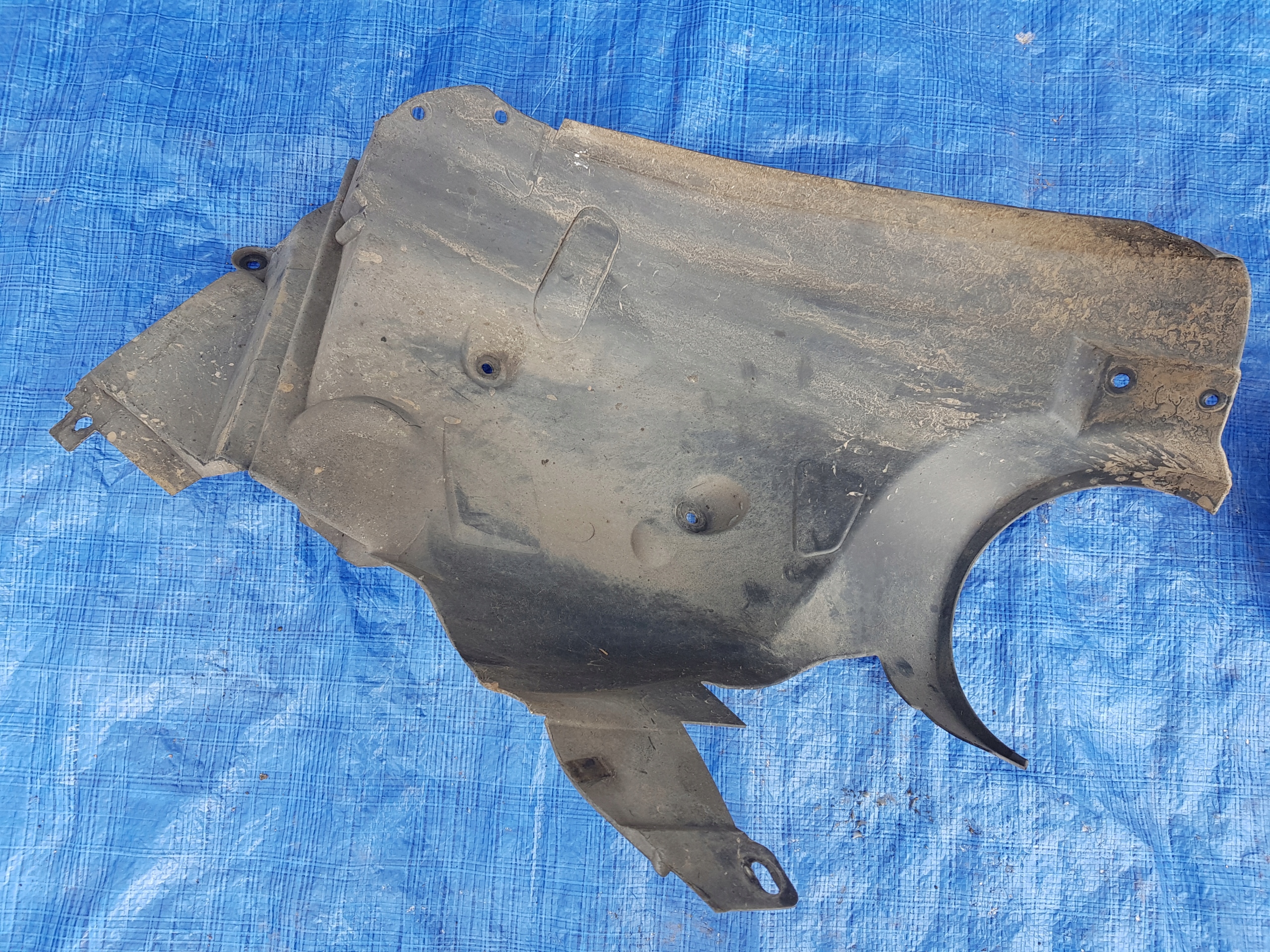 mudguard right front MERCEDES CLK W209 2098841222 2098840622