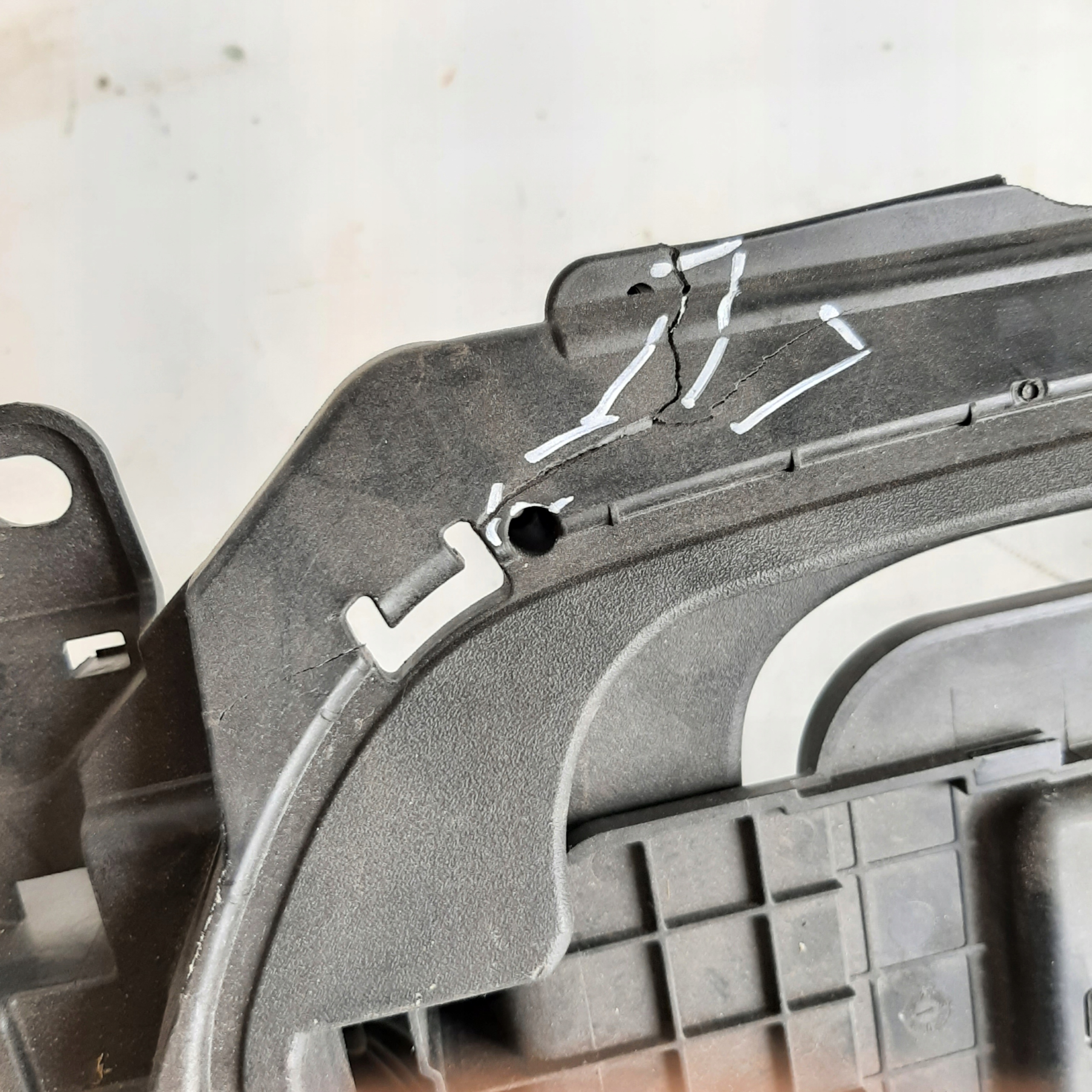 dvířka adapter LADOWANIA HYUNDAI KONA 86340-K4AA0