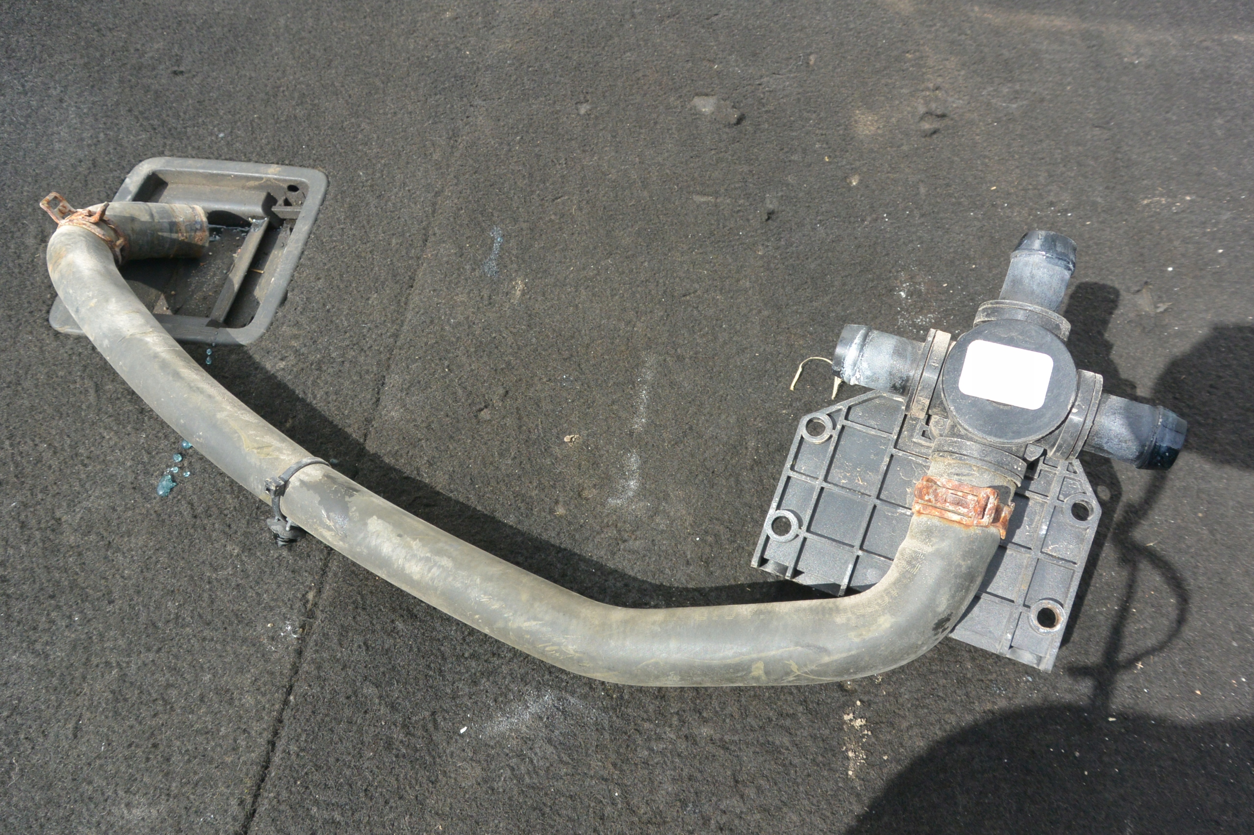 PUMPA VENTIL VODE PRIJENOS TESLA MODEL S 12-16