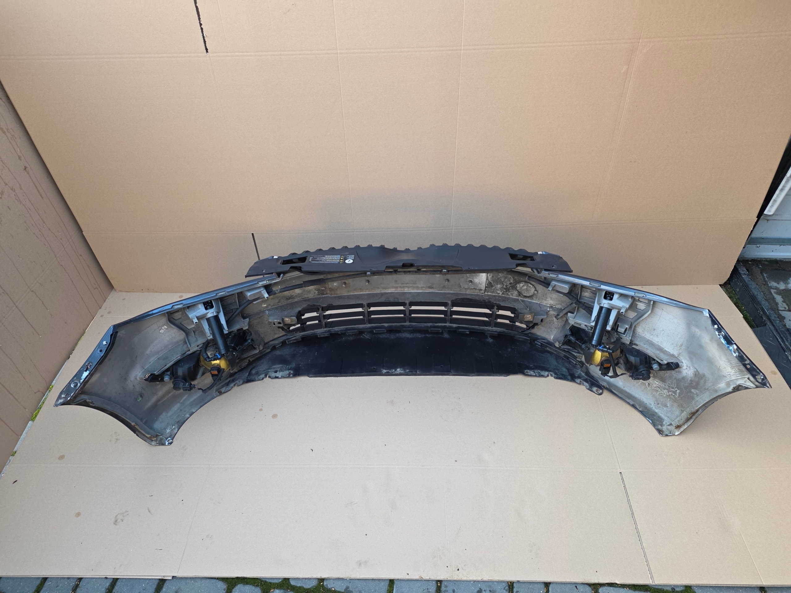 Skoda Fabia II mk2 lift front bumper front xenon ksenon washers