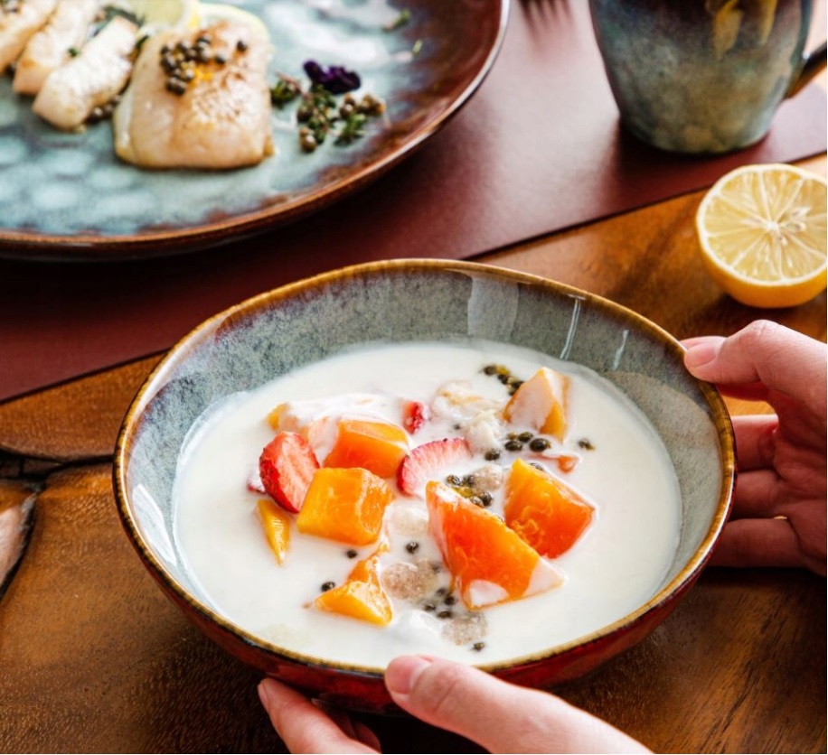 Zastawa rustykalna Vancasso STARRY RED kamionka na prezent 32 szt / 8 osób Liczba elementów w zestawie 32