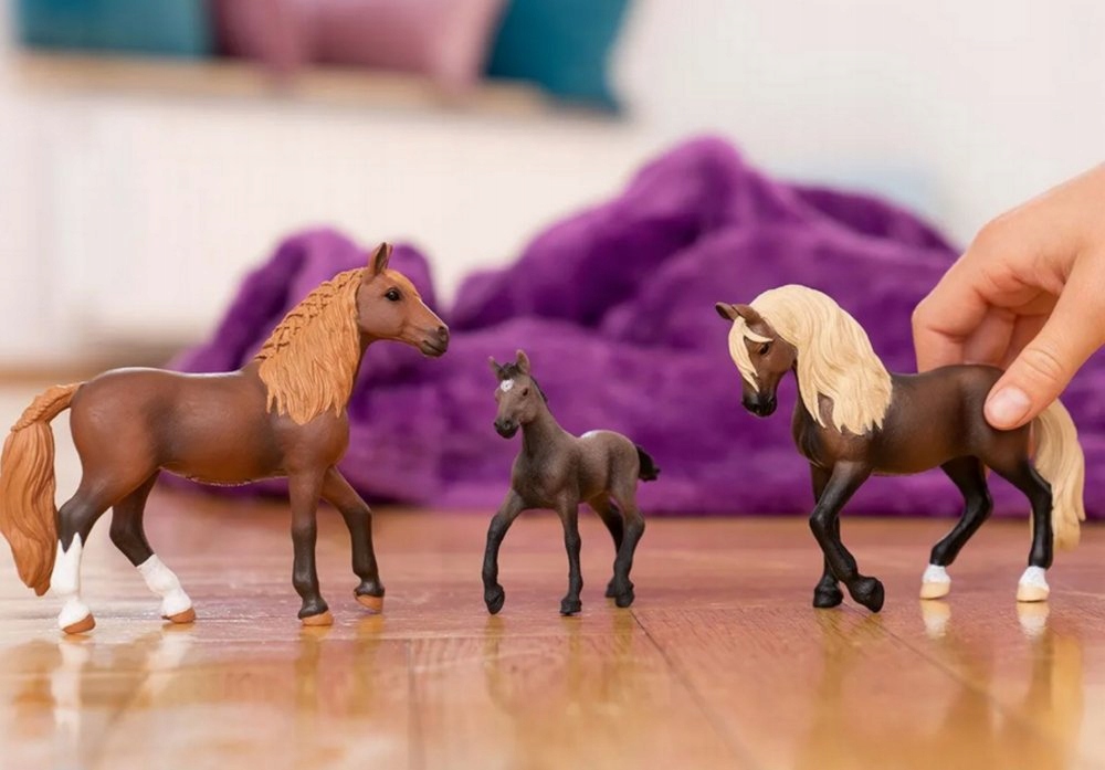 SCHLEICH KOŃ ŹREBIĘ PASO PERUWIAŃSKI HORSE CLUB Kod producenta 13954