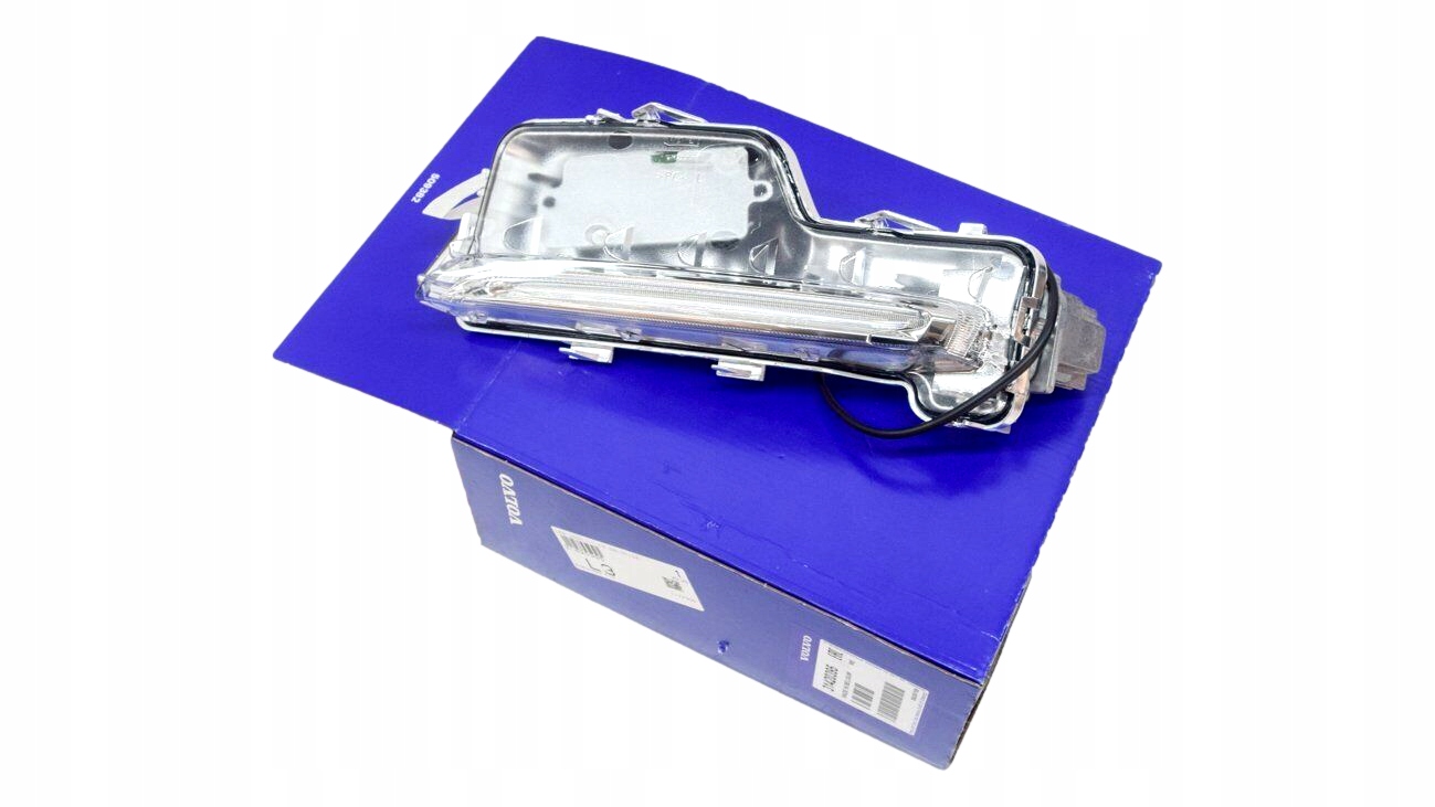 VOLVO S60 V60 lewa lampa LED jazda dzienna postoj