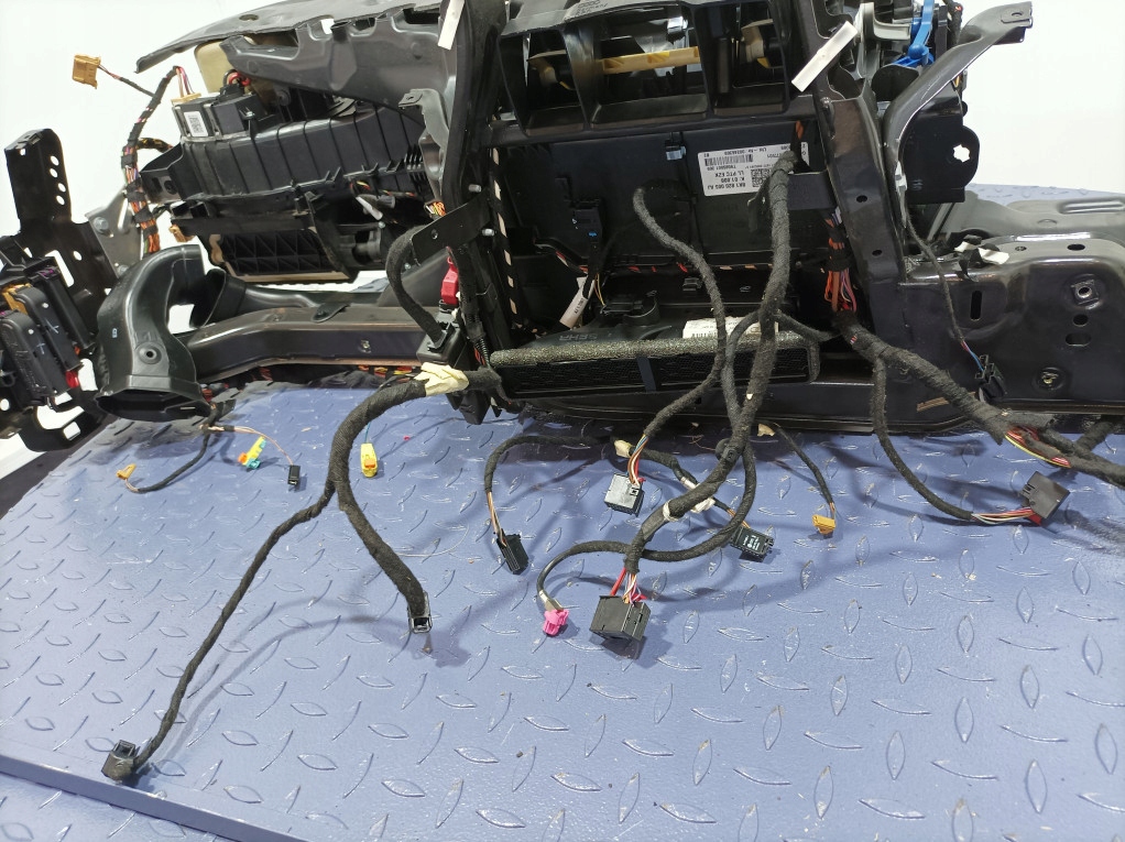 Audi A4 B8 радиатор отопителя отопитель салона Балка диффузор европа 8K1820005AJ