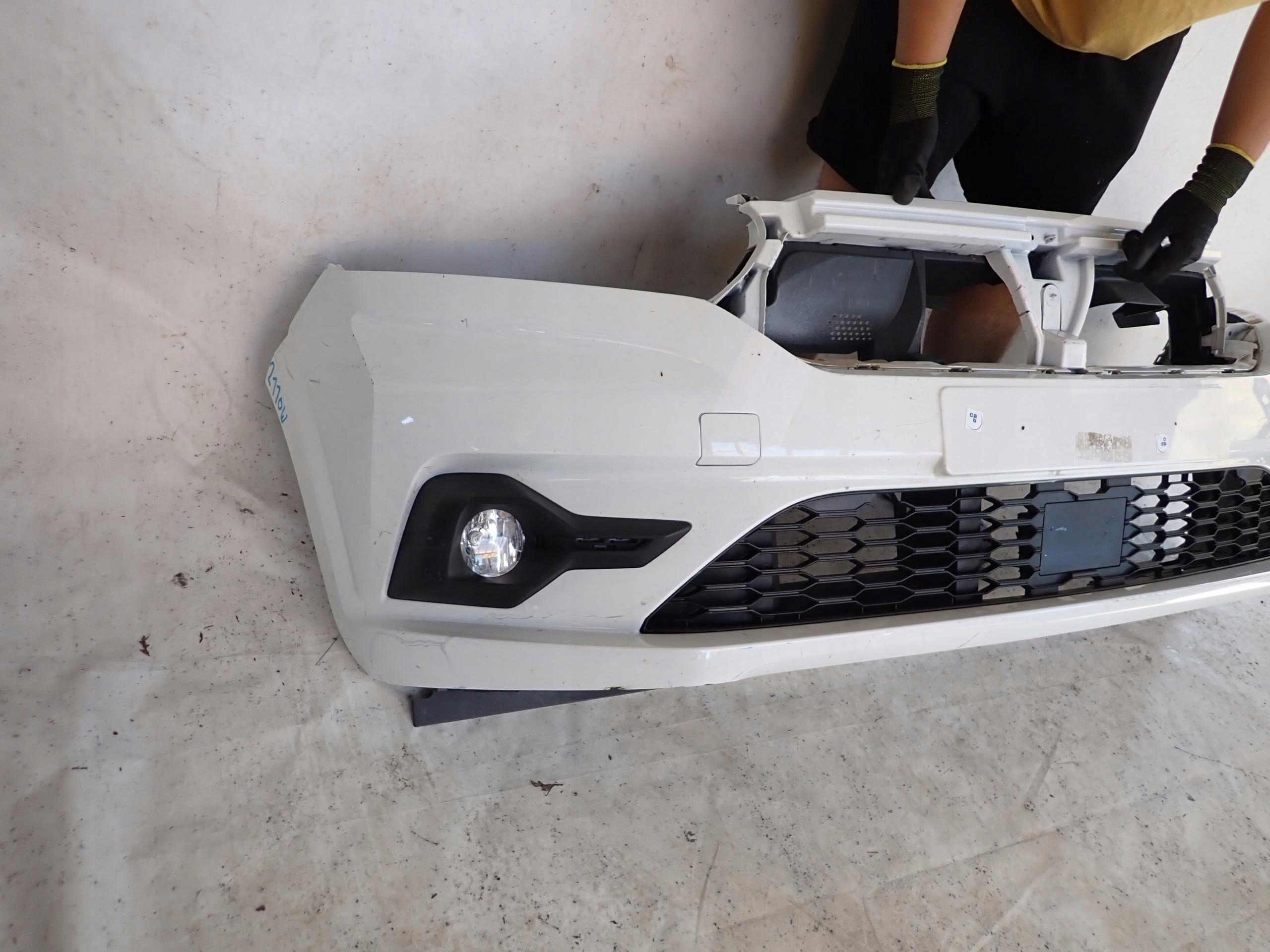 DACIA SANDERO III 3 20-> bumper front front + cover
