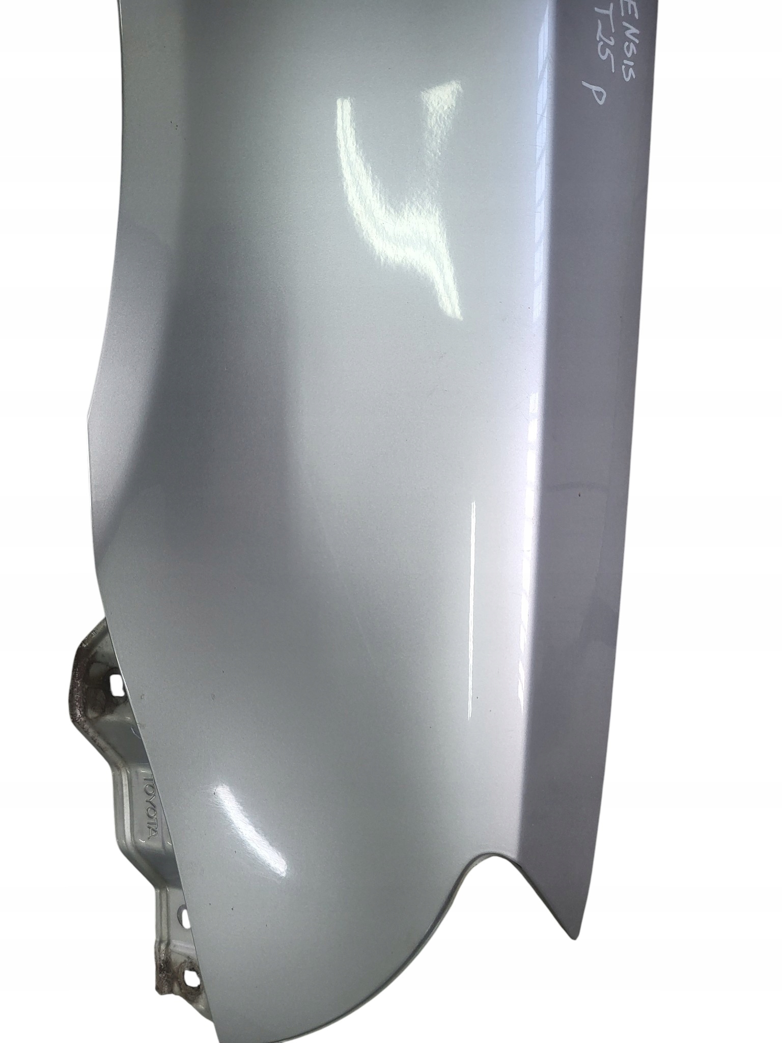 fender right front TOYOTA AVENSIS T25