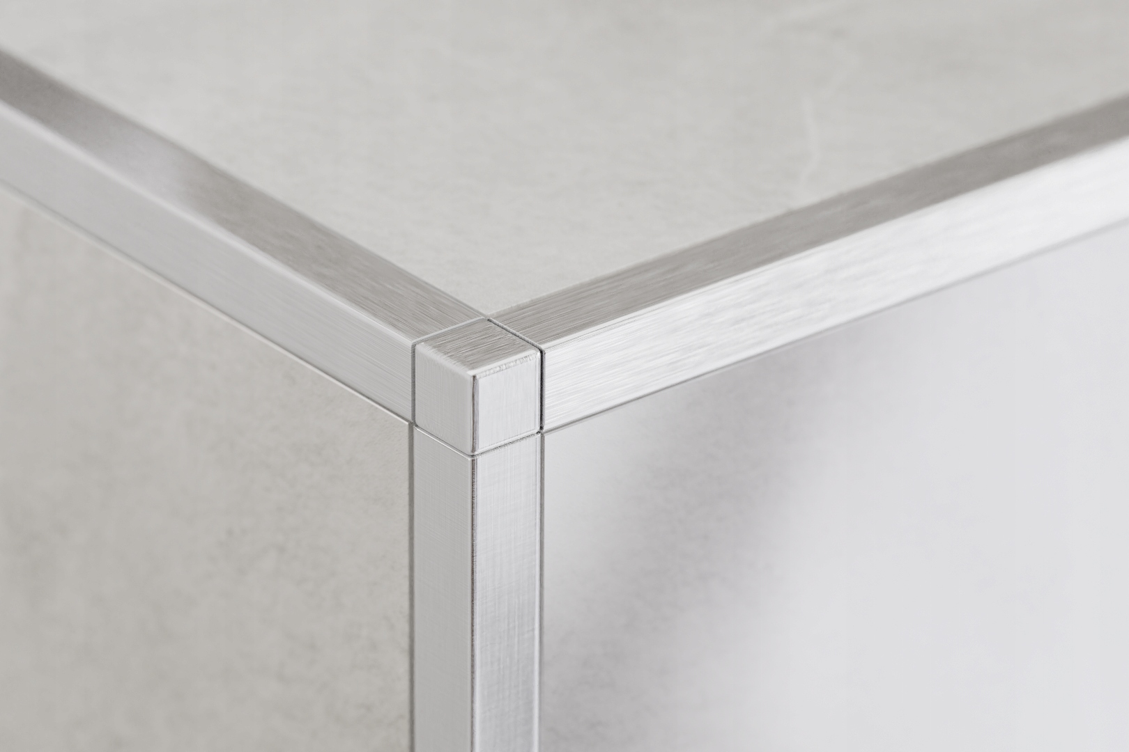 PROFIL NAROŻNY CHROM MAT Q 270 cm x 12,5 mm Marka Gandalf