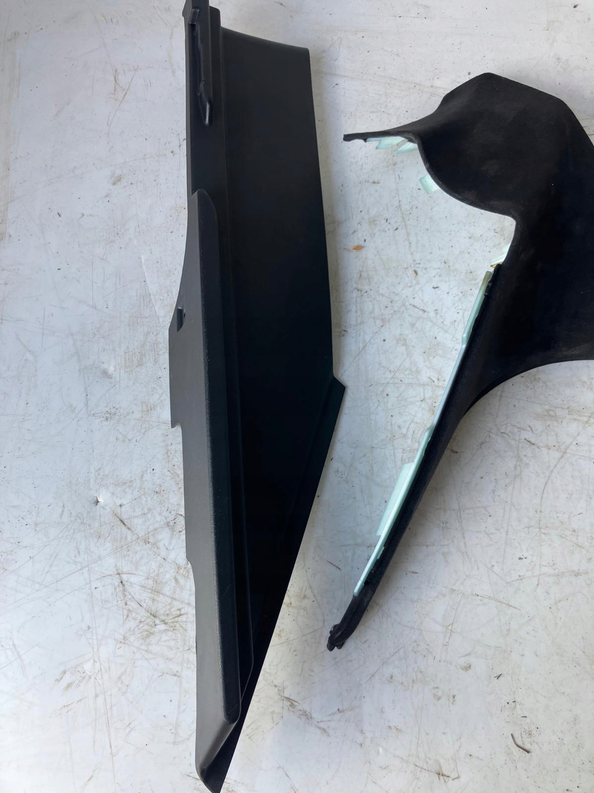 Blende Abdeckung SLUPKA rechts heck TESLA MODEL S