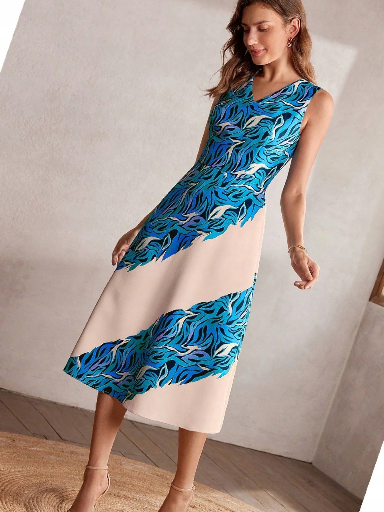 Šaty Rozšířená Vzorovaná Premium Elegantní Motf Za Koleno M 38