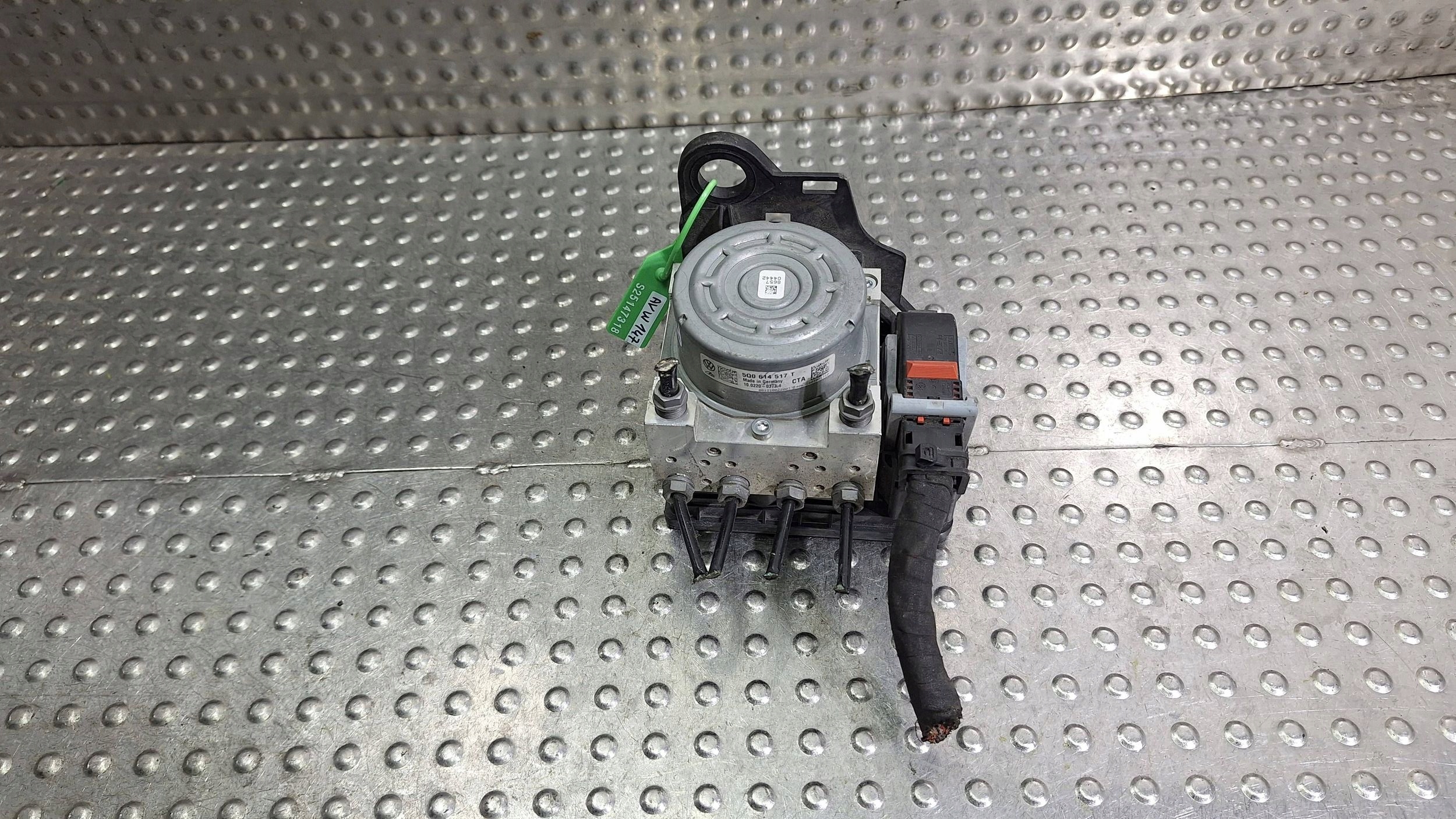 pump control unit ABS 5Q0614517T 5Q0907379AA AUDI A3 8V GOLF VII