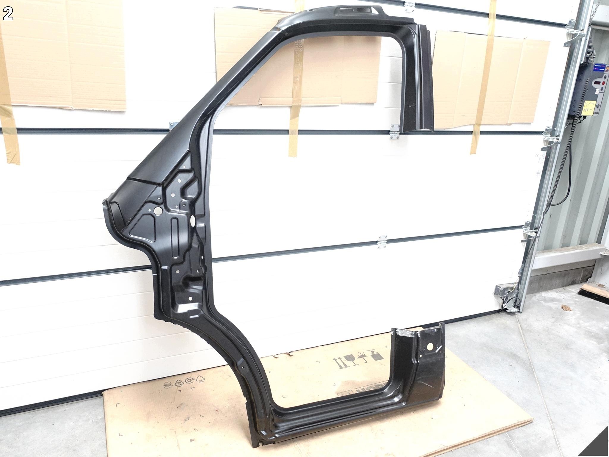 MERCEDES SPRINTER III GEN W910 W907 18- door pillar A side front left