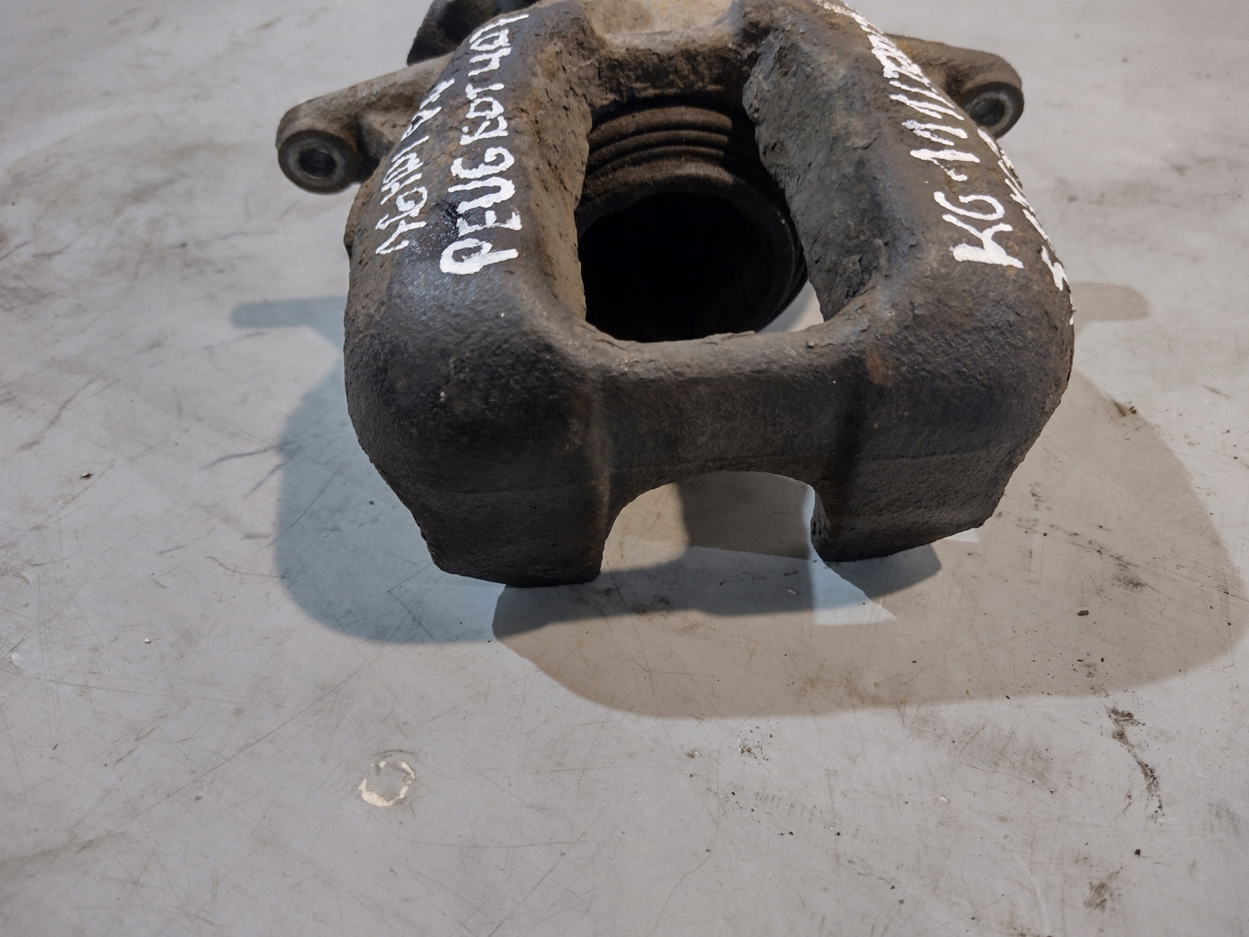 caliper brake right front Peugeot 407 sedan 1,6HDI