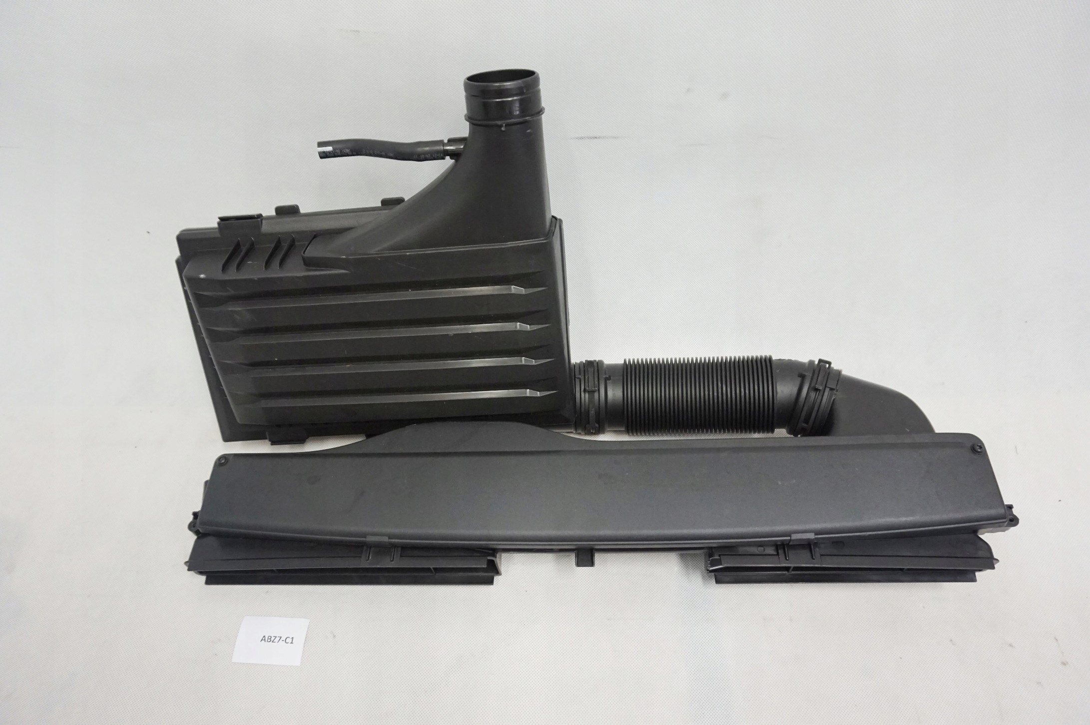 04E129622L - Корпус фильтра SEAT Cupra FORMENTOR HYB 1,4 eTSI