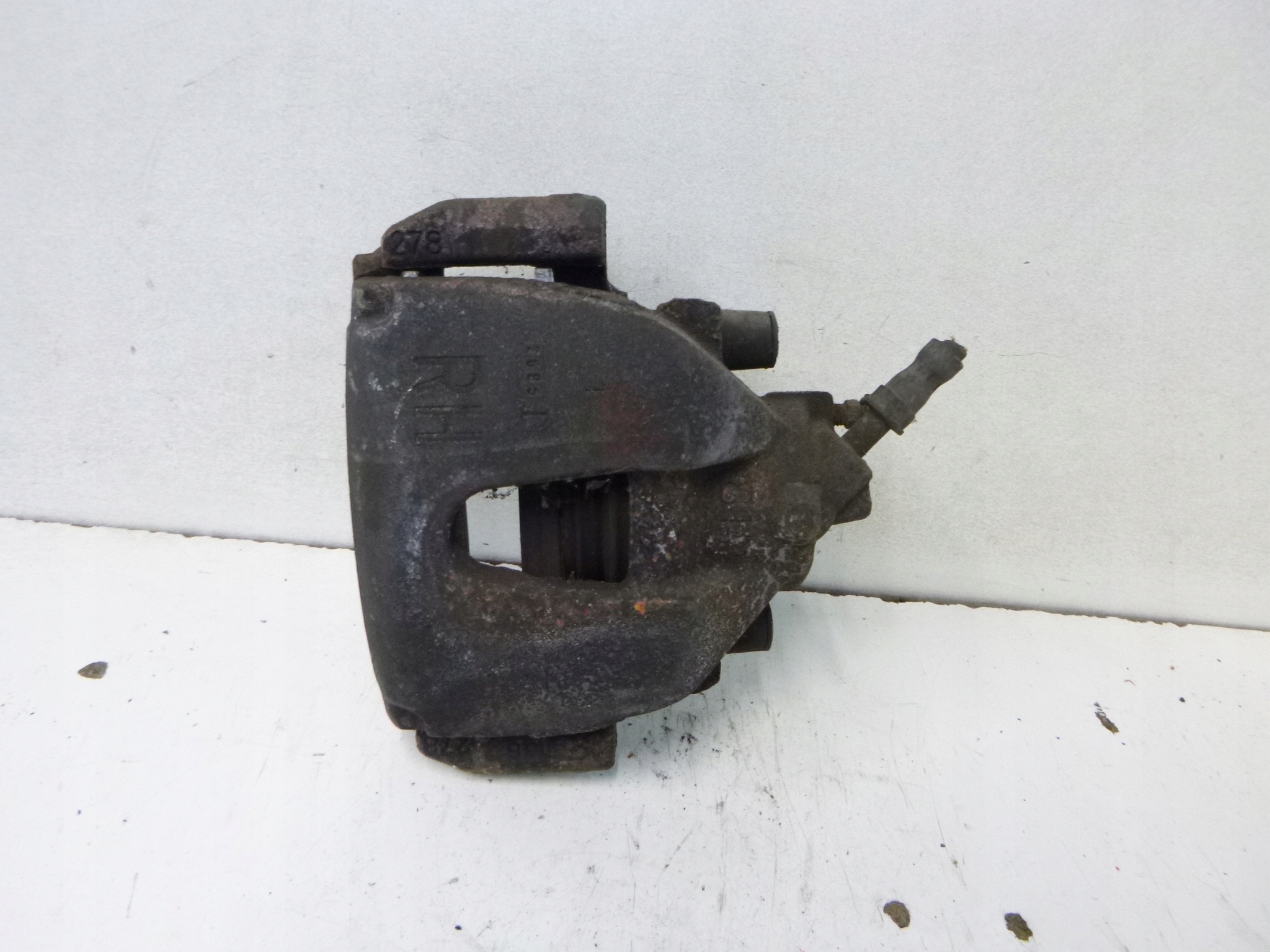 caliper brake front Ford C-Max 1.6TDCi 2005r.