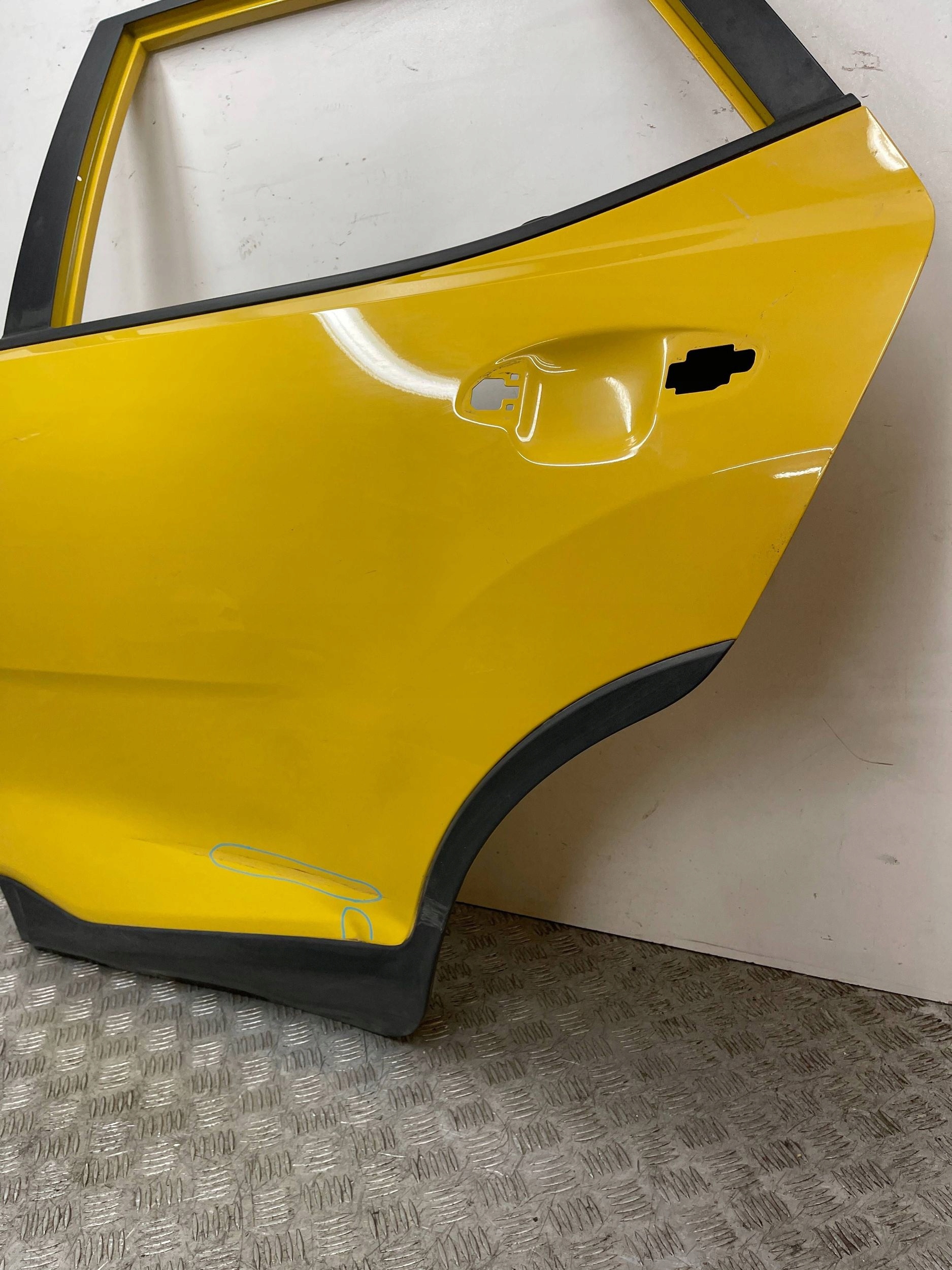 door rear part rear. left KIA Stonic 17