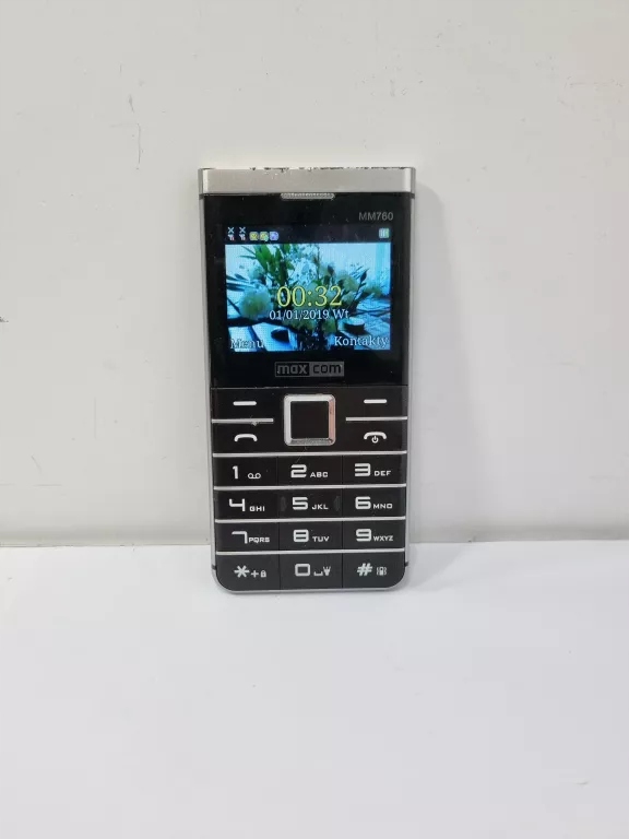 Telefon komórkowy Maxcom MM760 4 MB 2G czarny