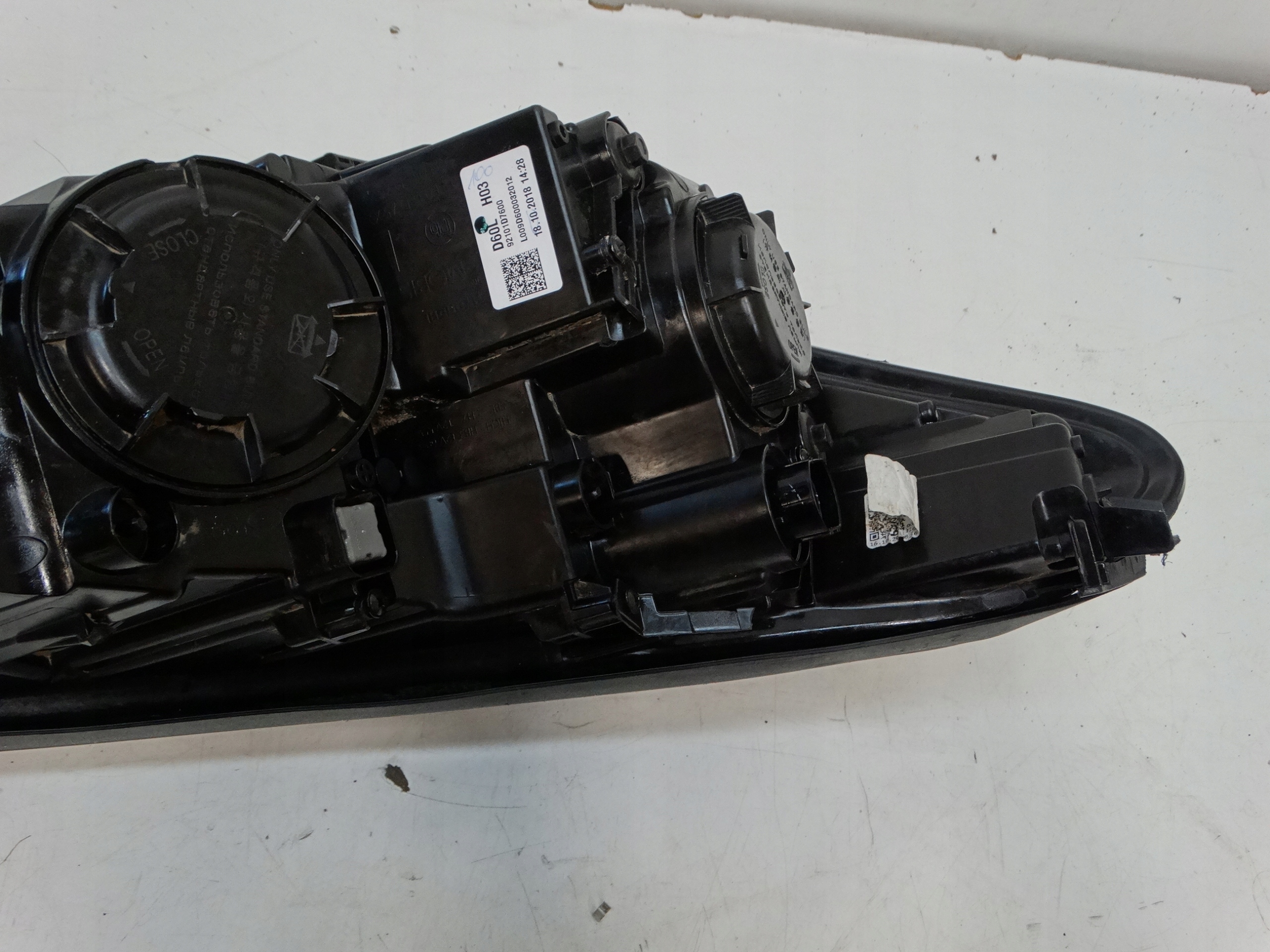 REFLEKTOR lights left front HYUNDAI TUCSON III 92101-D7600