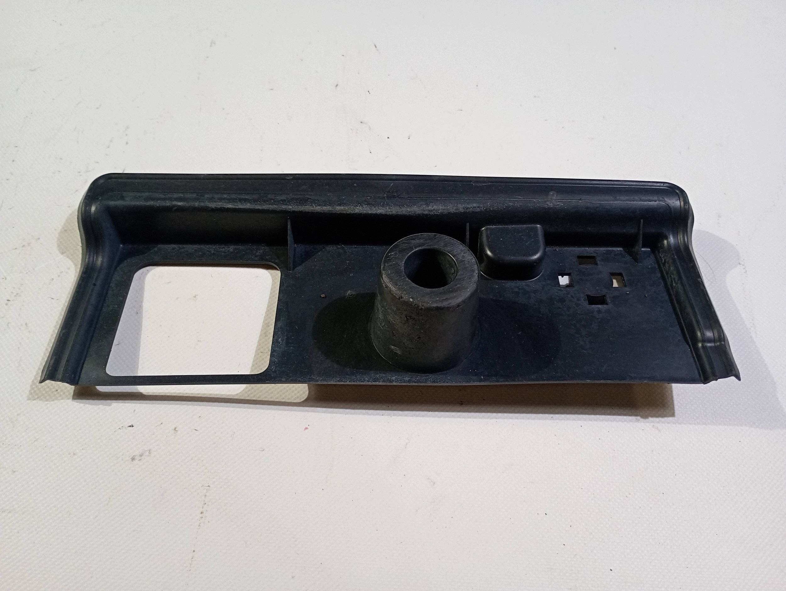 cover lower left chassis of the threshold Dodge Challenger Charger 2015 - 2023