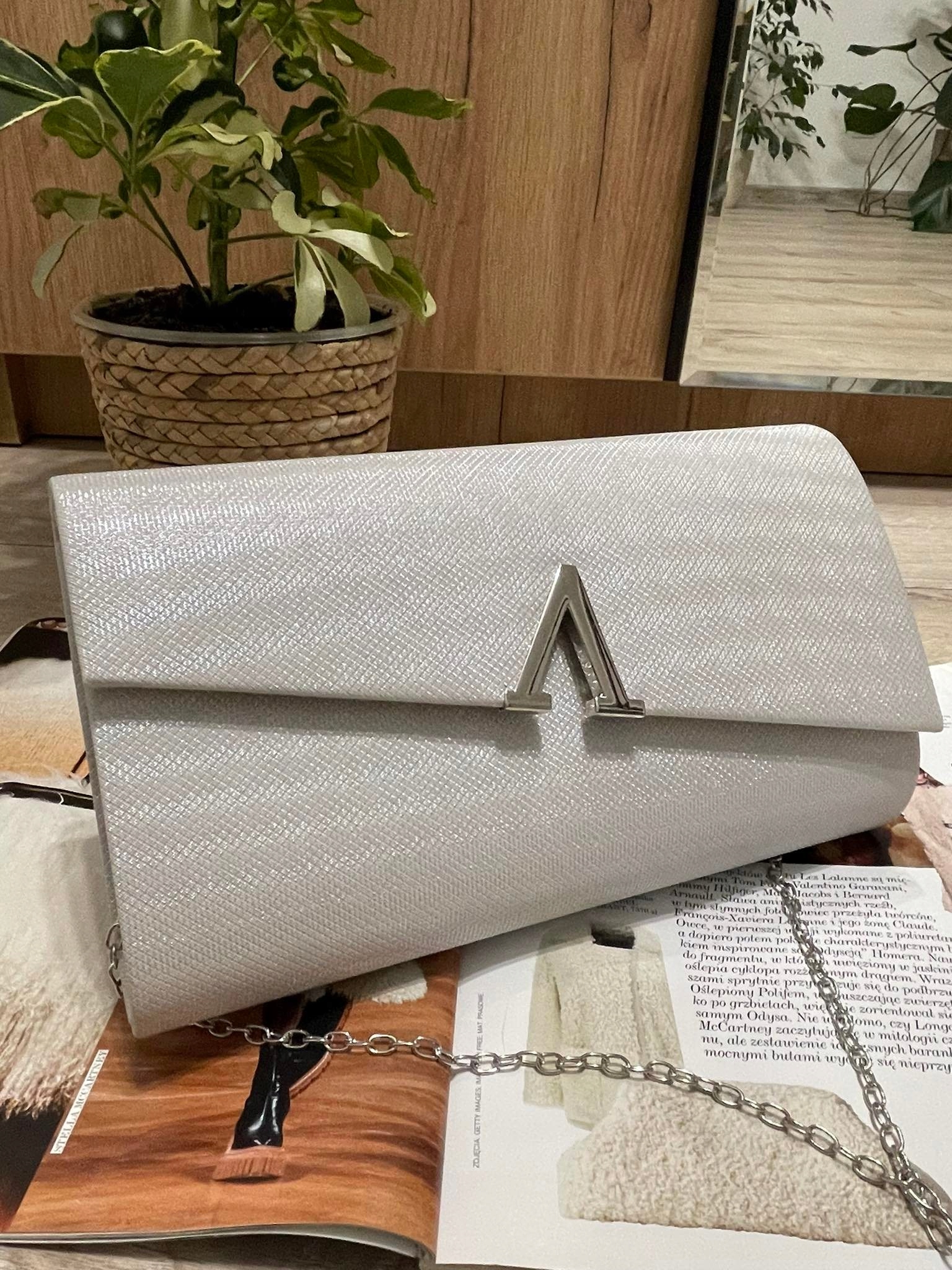 Alt
